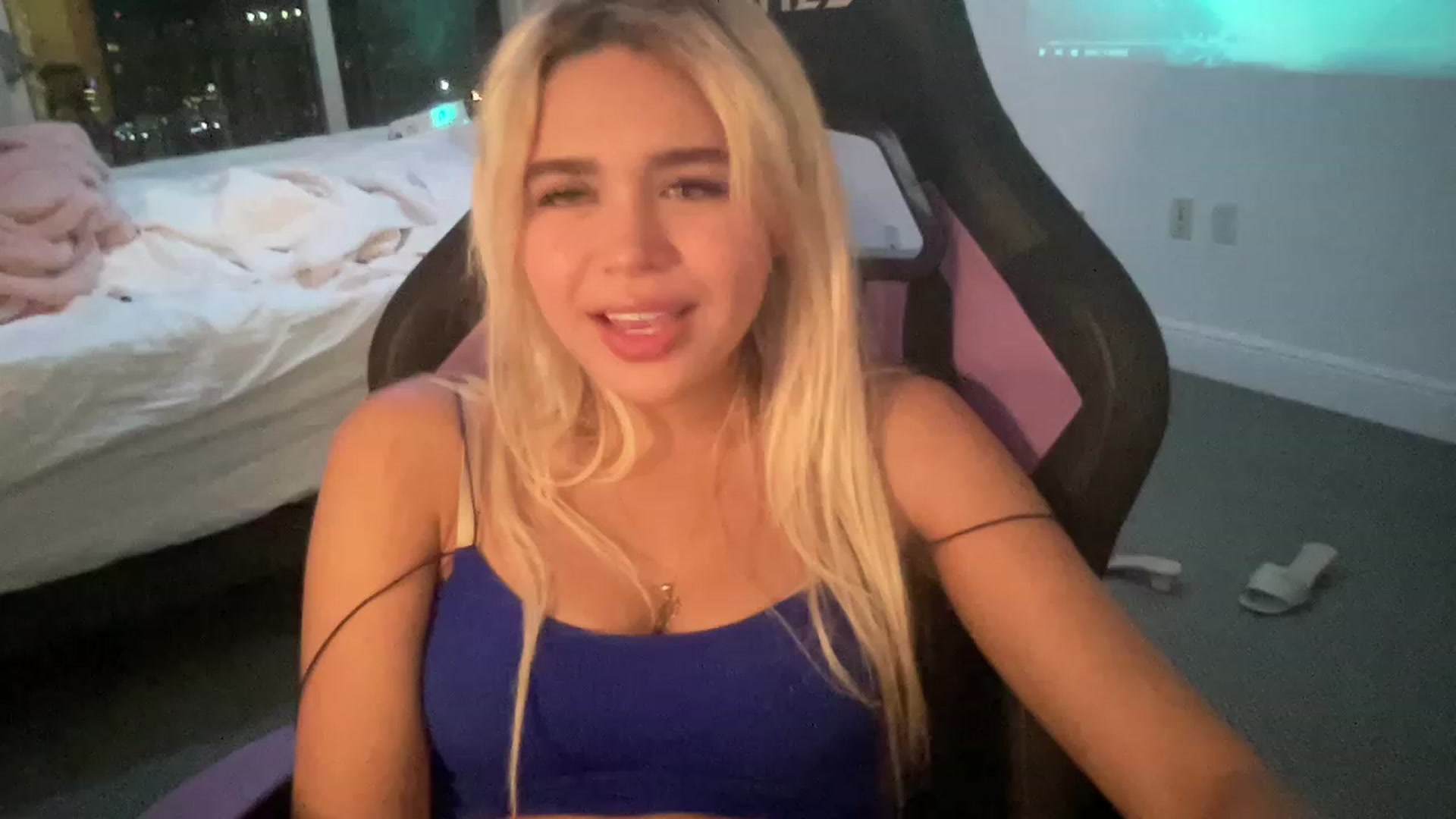 Gallery image thumbnail from sincerelypeny's myfreecams stream on, 08/27/2023, 03:45 image 20 of 20