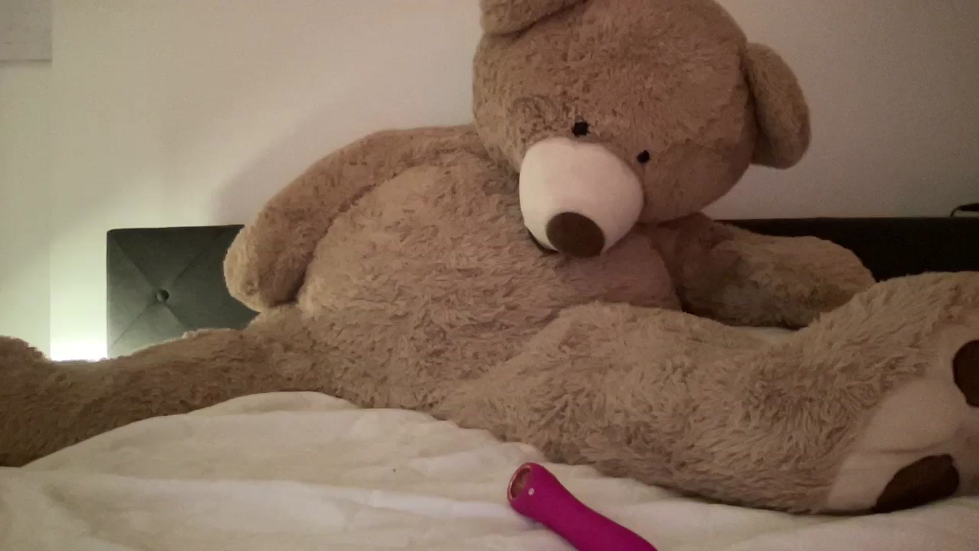 Gallery image thumbnail from sincerelypeny's myfreecams stream on, 09/10/2023, 01:30 image 14 of 20