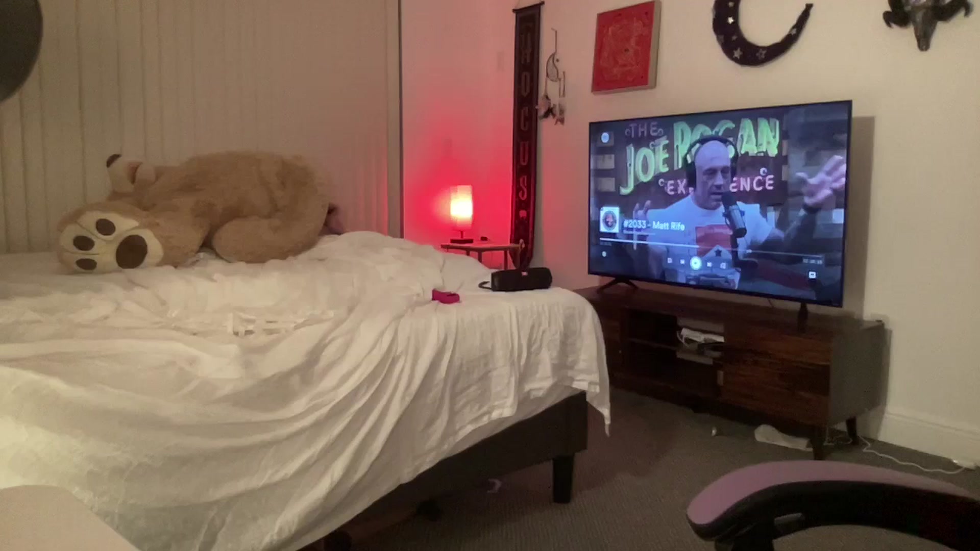 Gallery image thumbnail from sincerelypeny's myfreecams stream on, 09/13/2023, 24:53 image 9 of 20