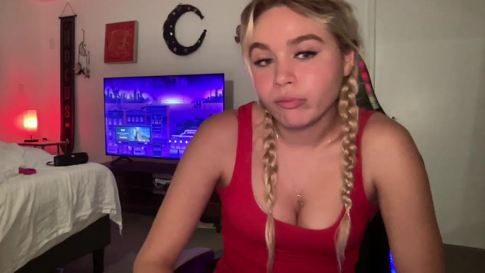 Gallery image thumbnail from sincerelypeny's myfreecams stream on, 09/13/2023, 24:53 image 18 of 20