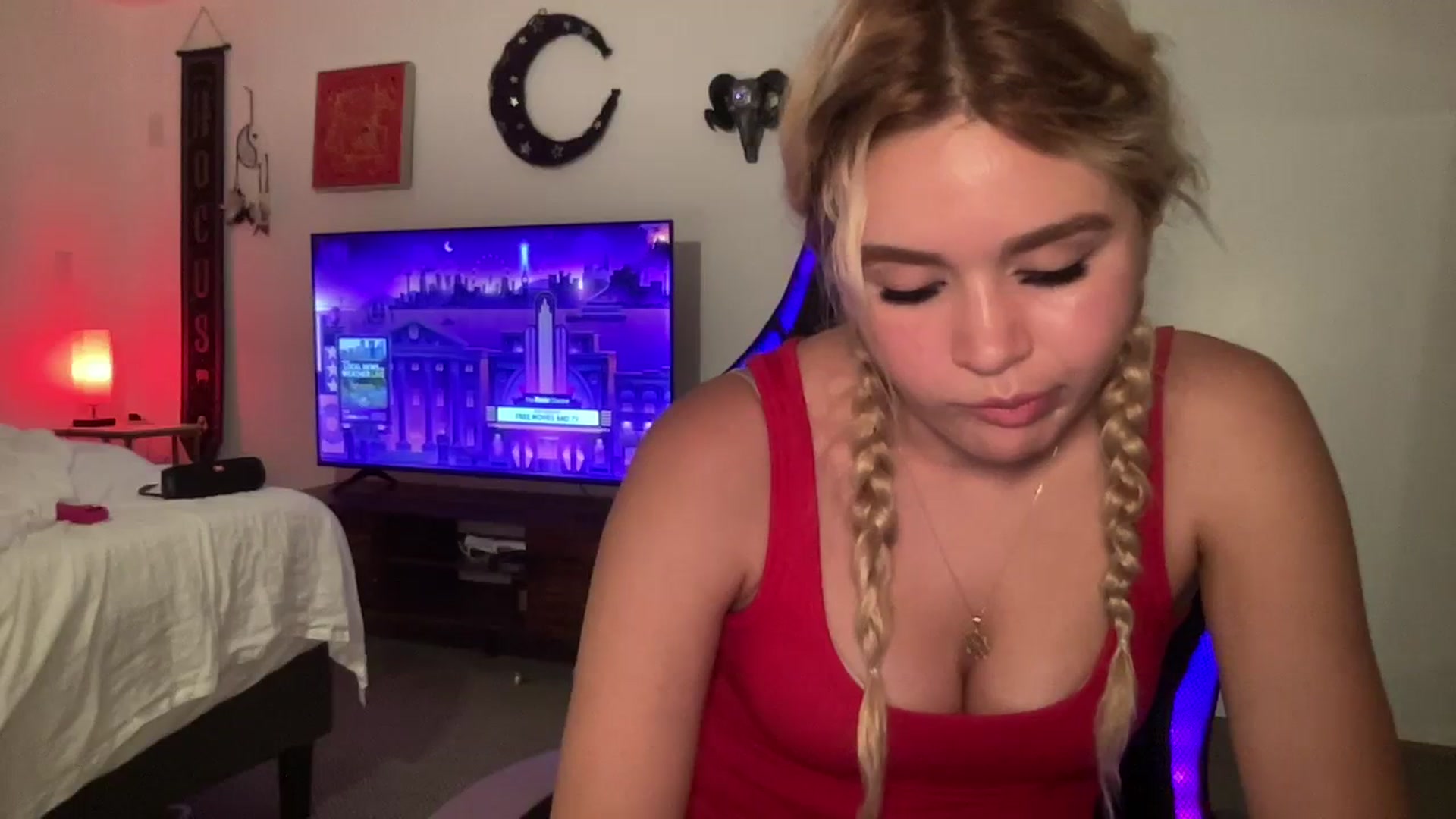 Gallery image thumbnail from sincerelypeny's myfreecams stream on, 09/13/2023, 24:53 image 17 of 20