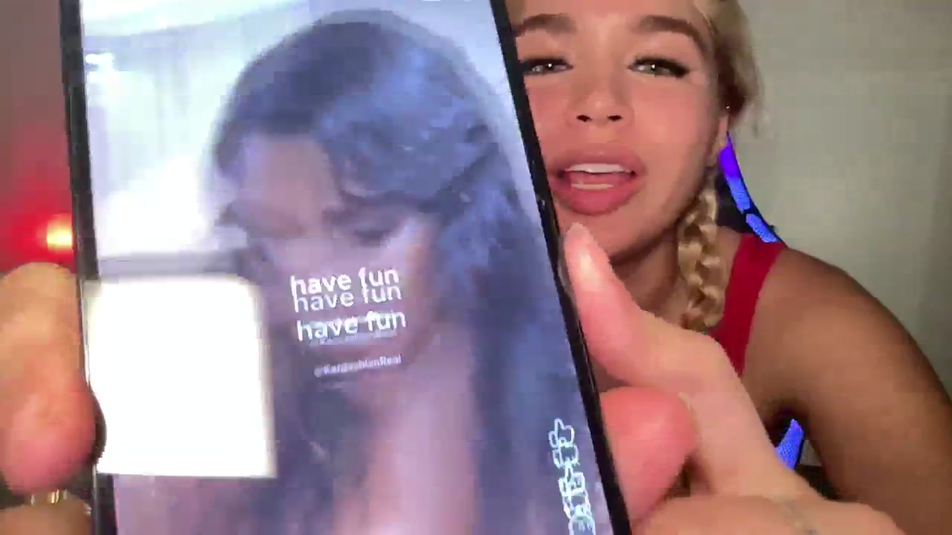 Gallery image thumbnail from sincerelypeny's myfreecams stream on, 09/13/2023, 24:53 image 14 of 20