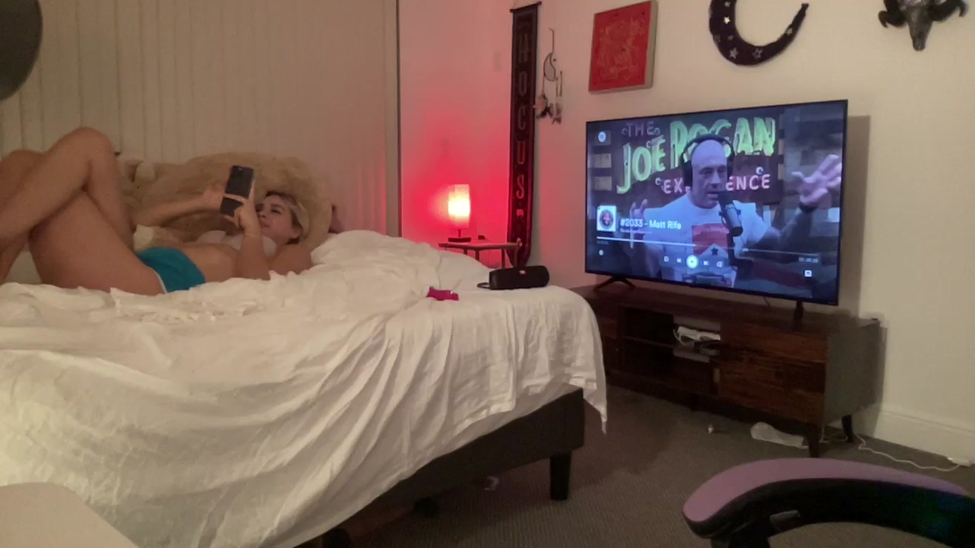 Gallery image thumbnail from sincerelypeny's myfreecams stream on, 09/13/2023, 24:53 image 7 of 20