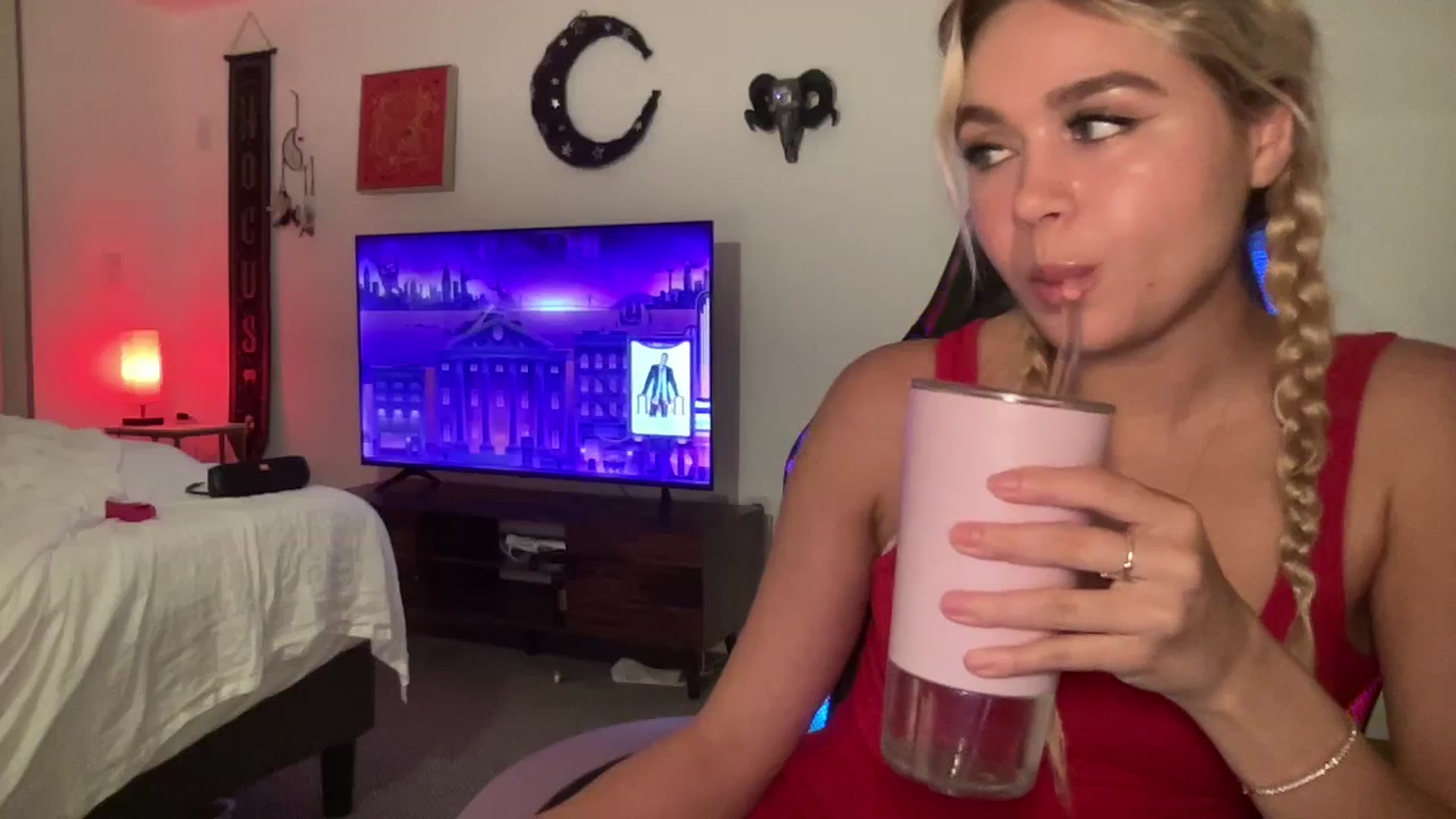 Gallery image thumbnail from sincerelypeny's myfreecams stream on, 09/13/2023, 24:53 image 12 of 20