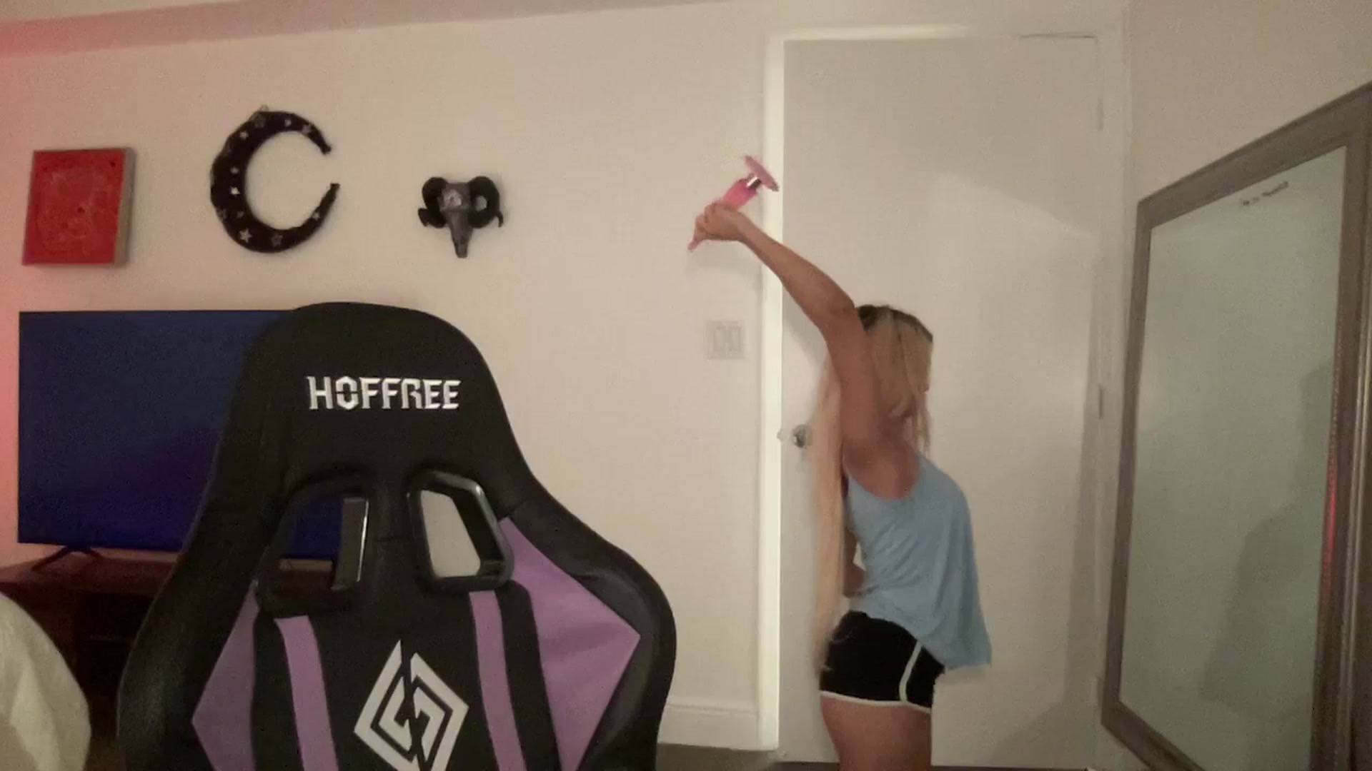 Gallery image thumbnail from sincerelypeny's myfreecams stream on, 09/19/2023, 23:43 image 11 of 20
