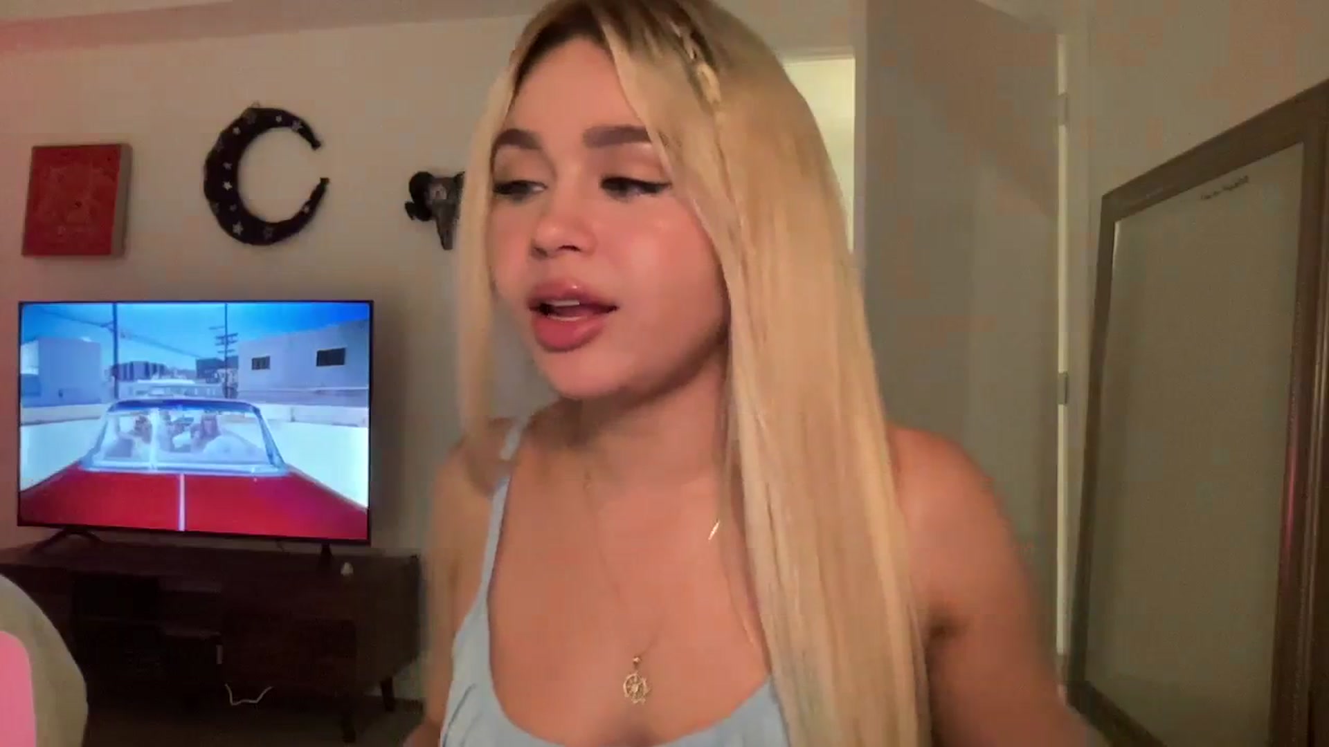 Gallery image thumbnail from sincerelypeny's myfreecams stream on, 09/19/2023, 23:43 image 7 of 20