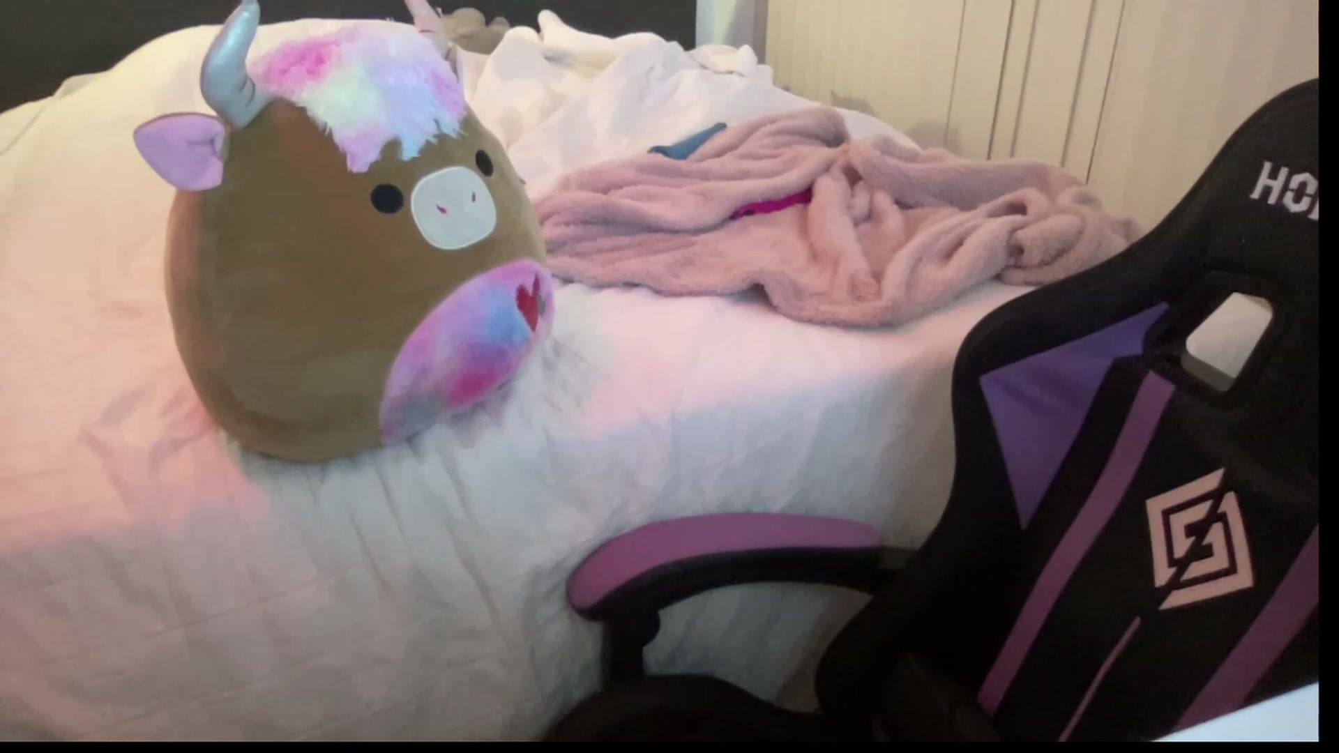 Gallery image thumbnail from sincerelypeny's myfreecams stream on, 11/20/2023, 01:12 image 19 of 20