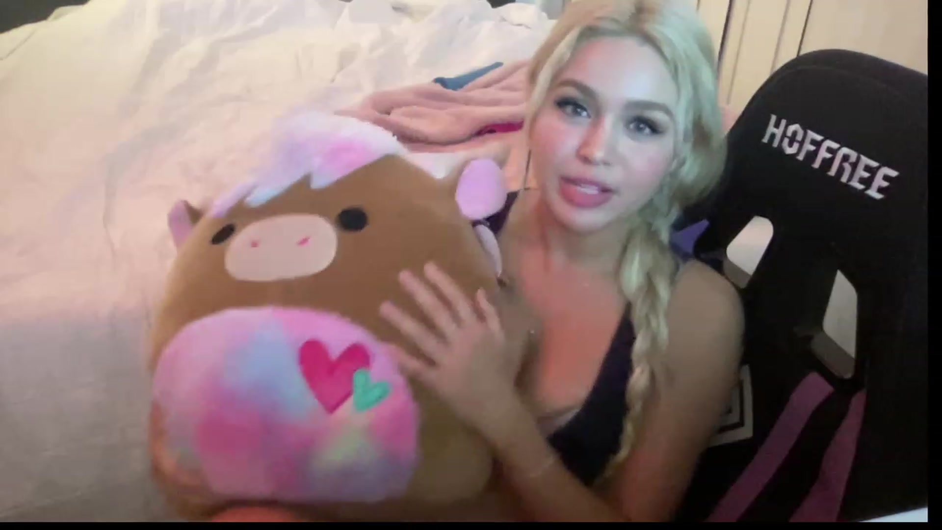 Gallery image thumbnail from sincerelypeny's myfreecams stream on, 11/20/2023, 01:12 image 12 of 20