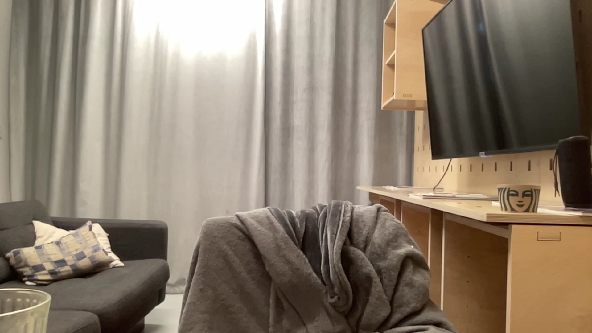 Gallery image thumbnail from sincerelypeny's myfreecams stream on, 01/03/2024, 20:48 image 16 of 20