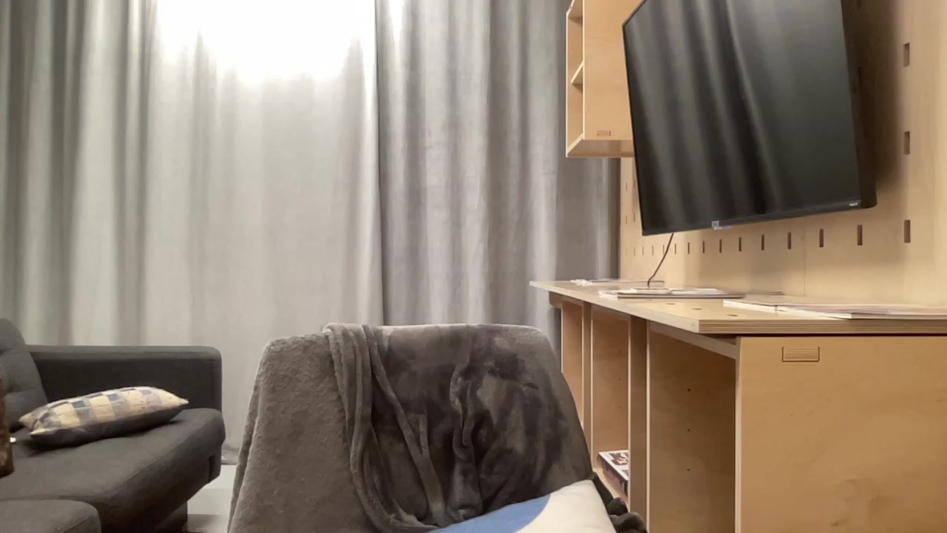 Gallery image thumbnail from sincerelypeny's myfreecams stream on, 01/04/2024, 24:15 image 9 of 20