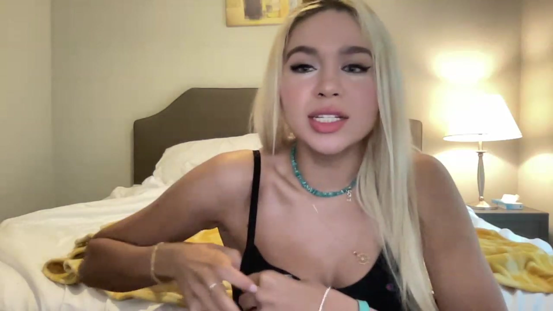 Gallery image thumbnail from sincerelypeny's myfreecams stream on, 01/21/2024, 22:30 image 3 of 20