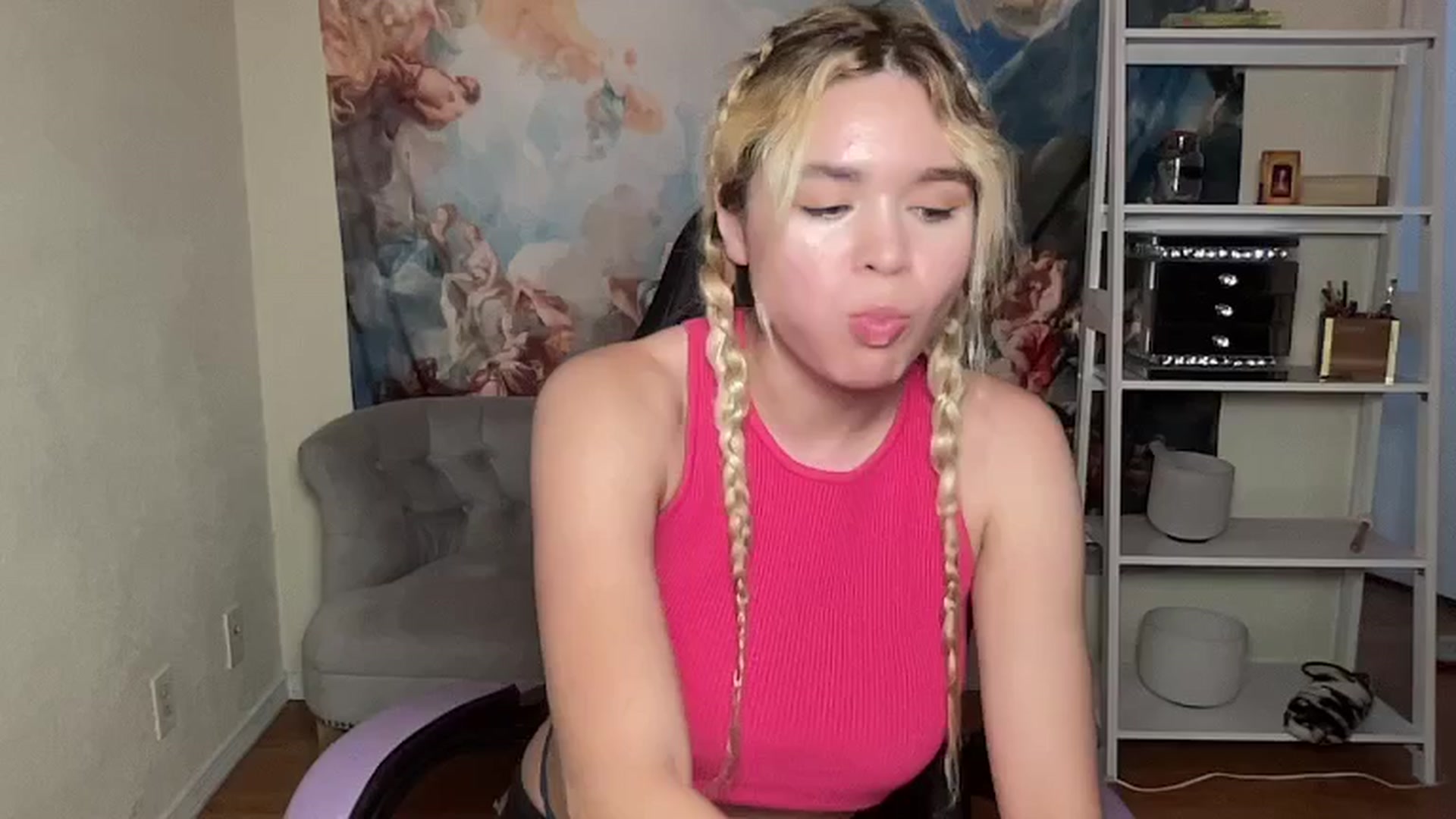 Gallery image thumbnail from sincerelypeny's myfreecams stream on, 05/19/2024, 02:02 image 7 of 20