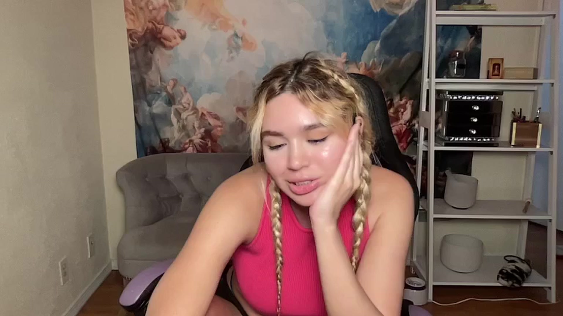 Gallery image thumbnail from sincerelypeny's myfreecams stream on, 05/19/2024, 02:02 image 9 of 20