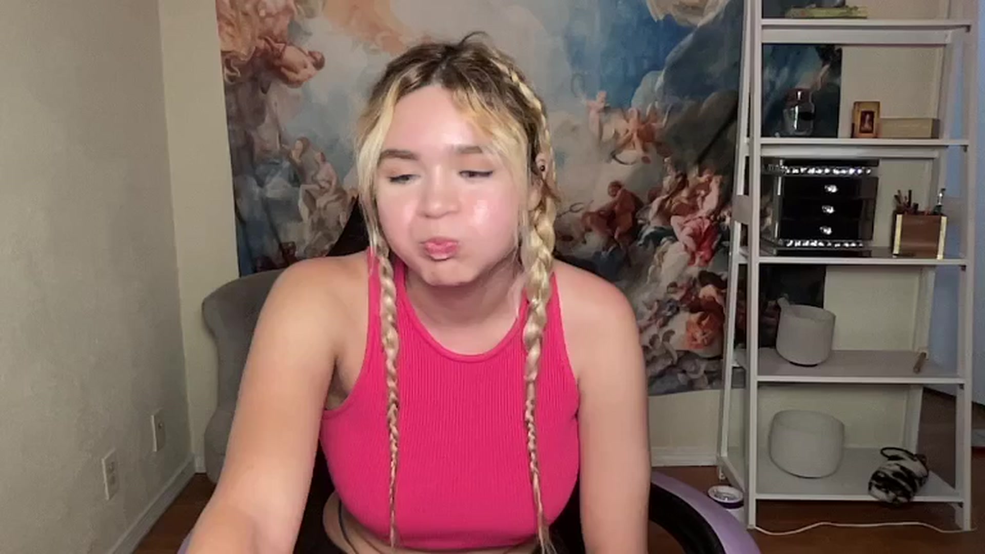 Gallery image thumbnail from sincerelypeny's myfreecams stream on, 05/19/2024, 02:02 image 1 of 20