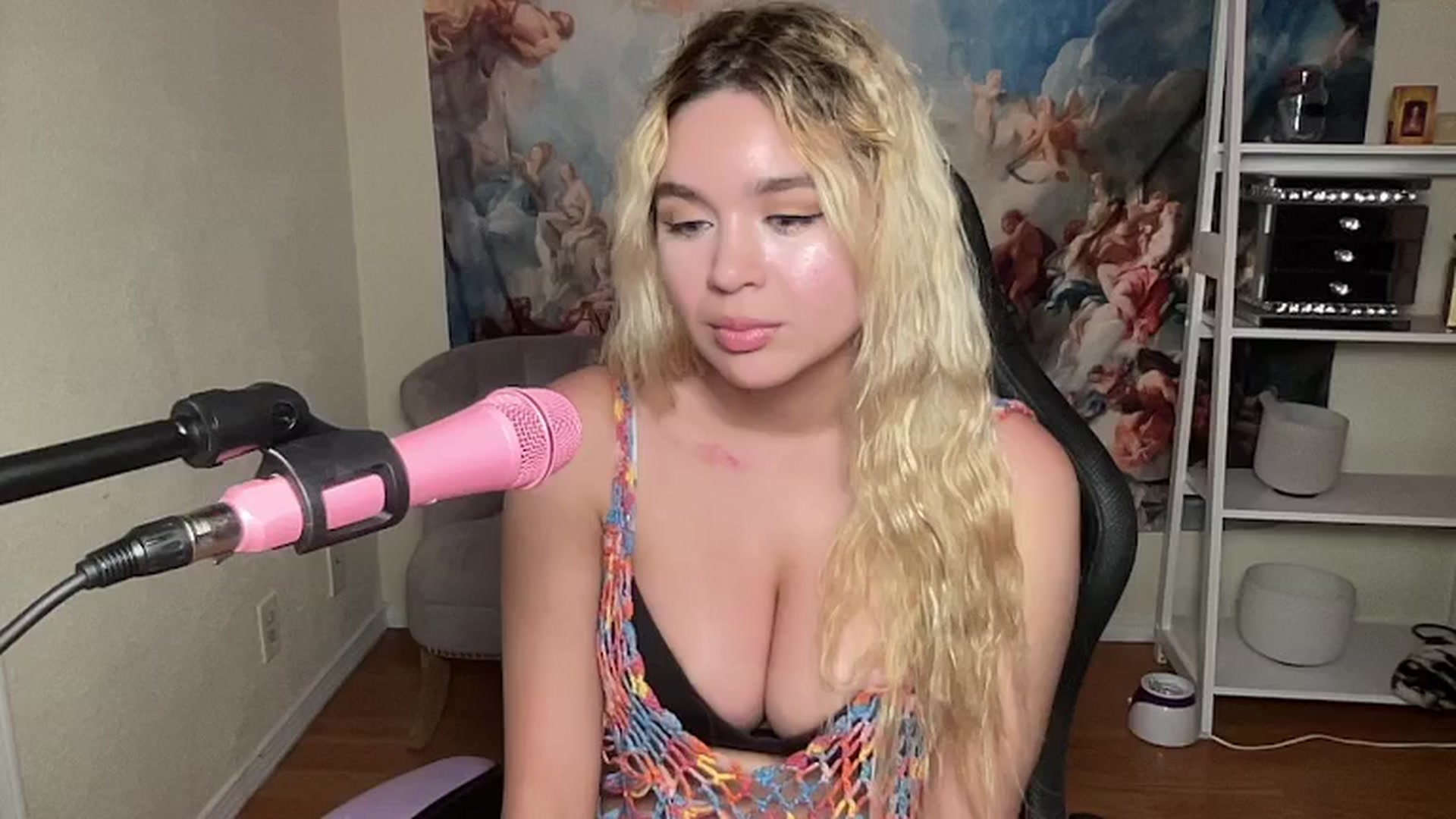 Gallery image thumbnail from sincerelypeny's myfreecams stream on, 05/20/2024, 02:59 image 10 of 20