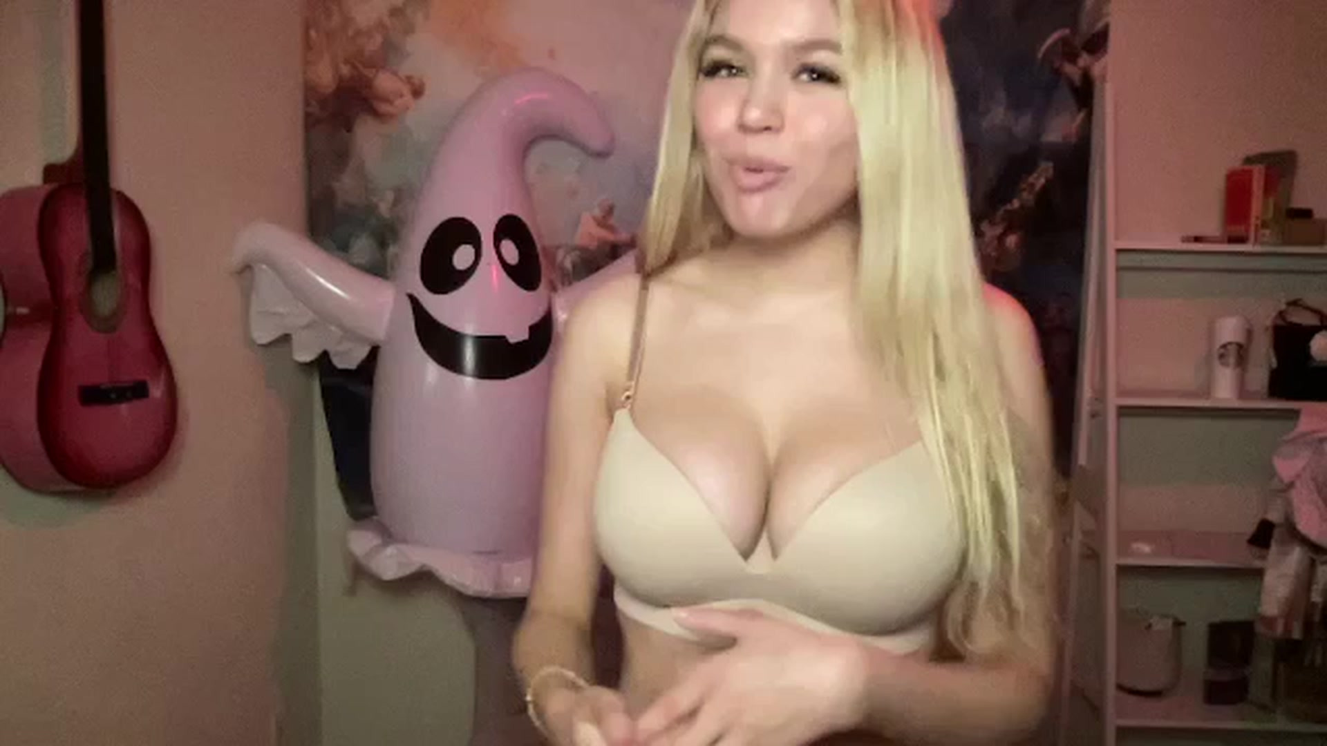Gallery image thumbnail from sincerelypeny's myfreecams stream on, 08/27/2024, 06:41 image 13 of 20