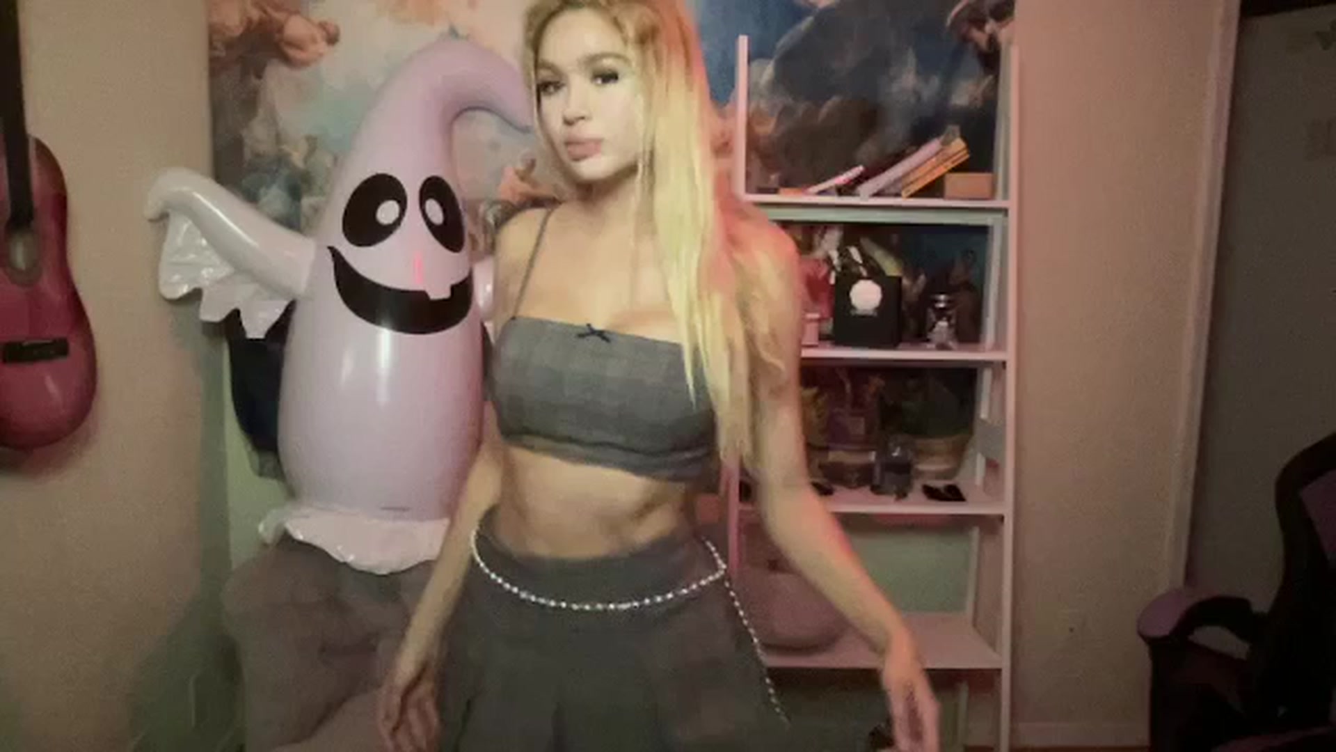 Gallery image thumbnail from sincerelypeny's myfreecams stream on, 09/16/2024, 02:33 image 13 of 20
