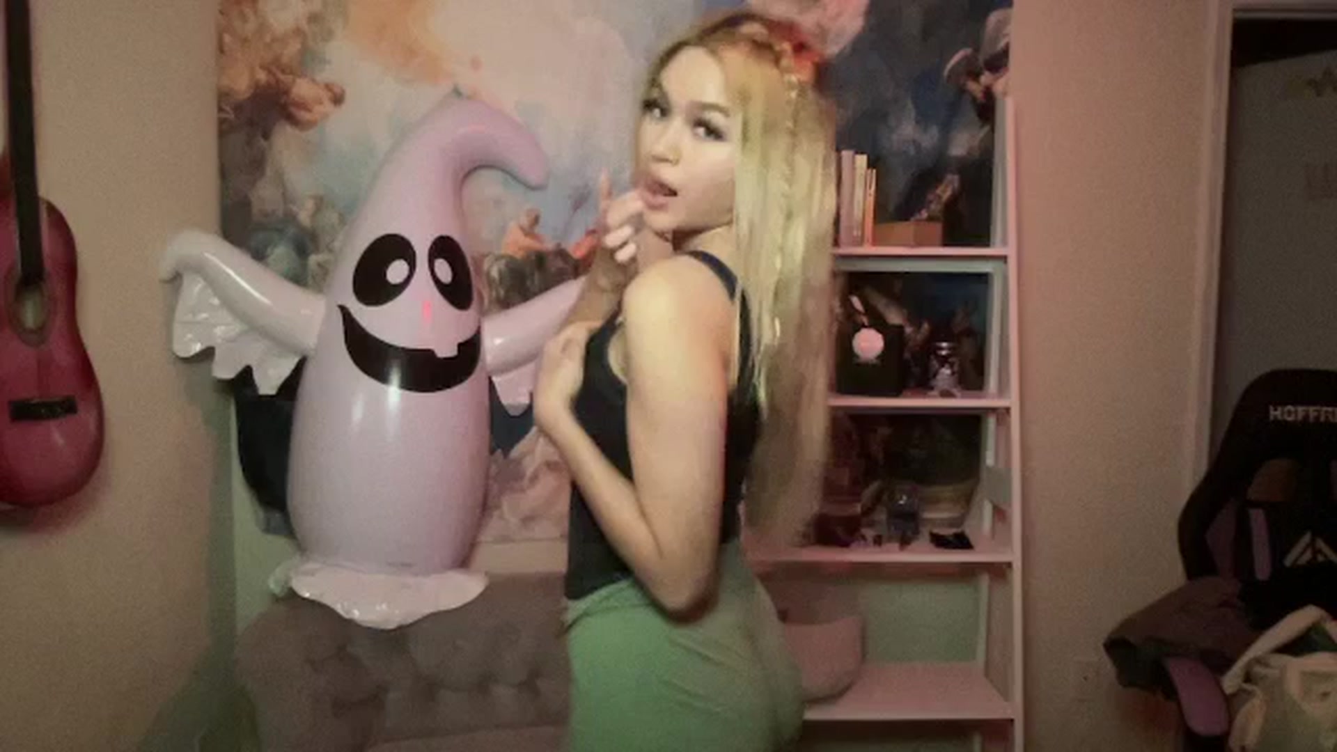 Gallery image thumbnail from sincerelypeny's myfreecams stream on, 09/17/2024, 06:09 image 19 of 20