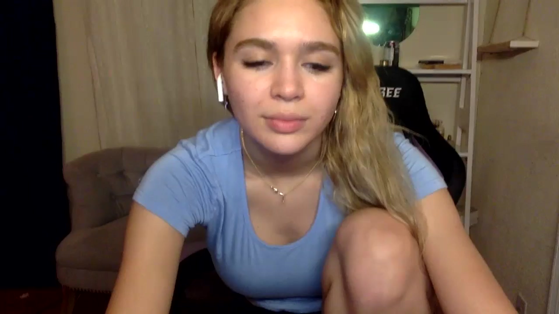 Gallery image thumbnail from sincerelypeny's myfreecams stream on, 01/22/2025, 07:46 image 13 of 20