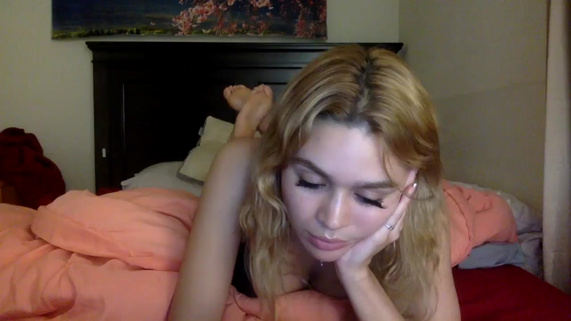 Gallery image thumbnail from sincerelypeny's myfreecams stream on, 06/02/2025, 03:45 image 15 of 20