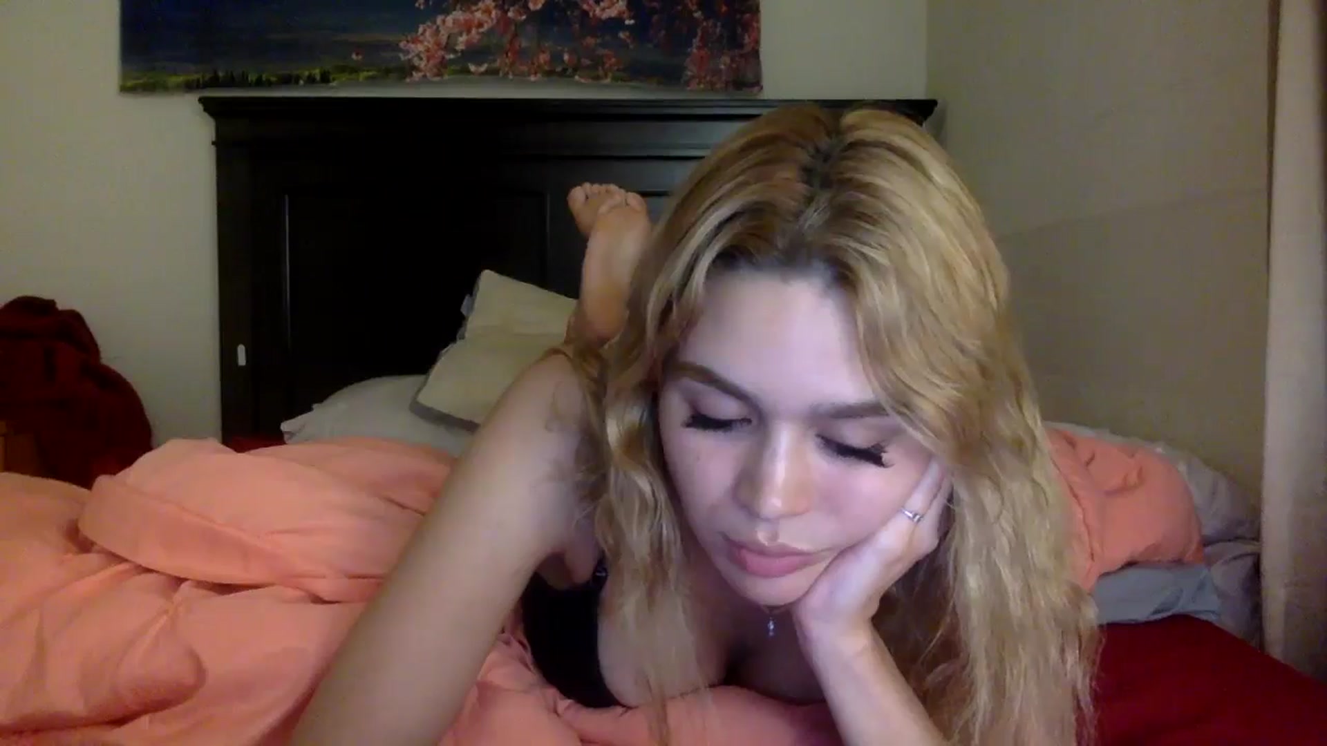 Gallery image thumbnail from sincerelypeny's myfreecams stream on, 06/02/2025, 03:45 image 8 of 20