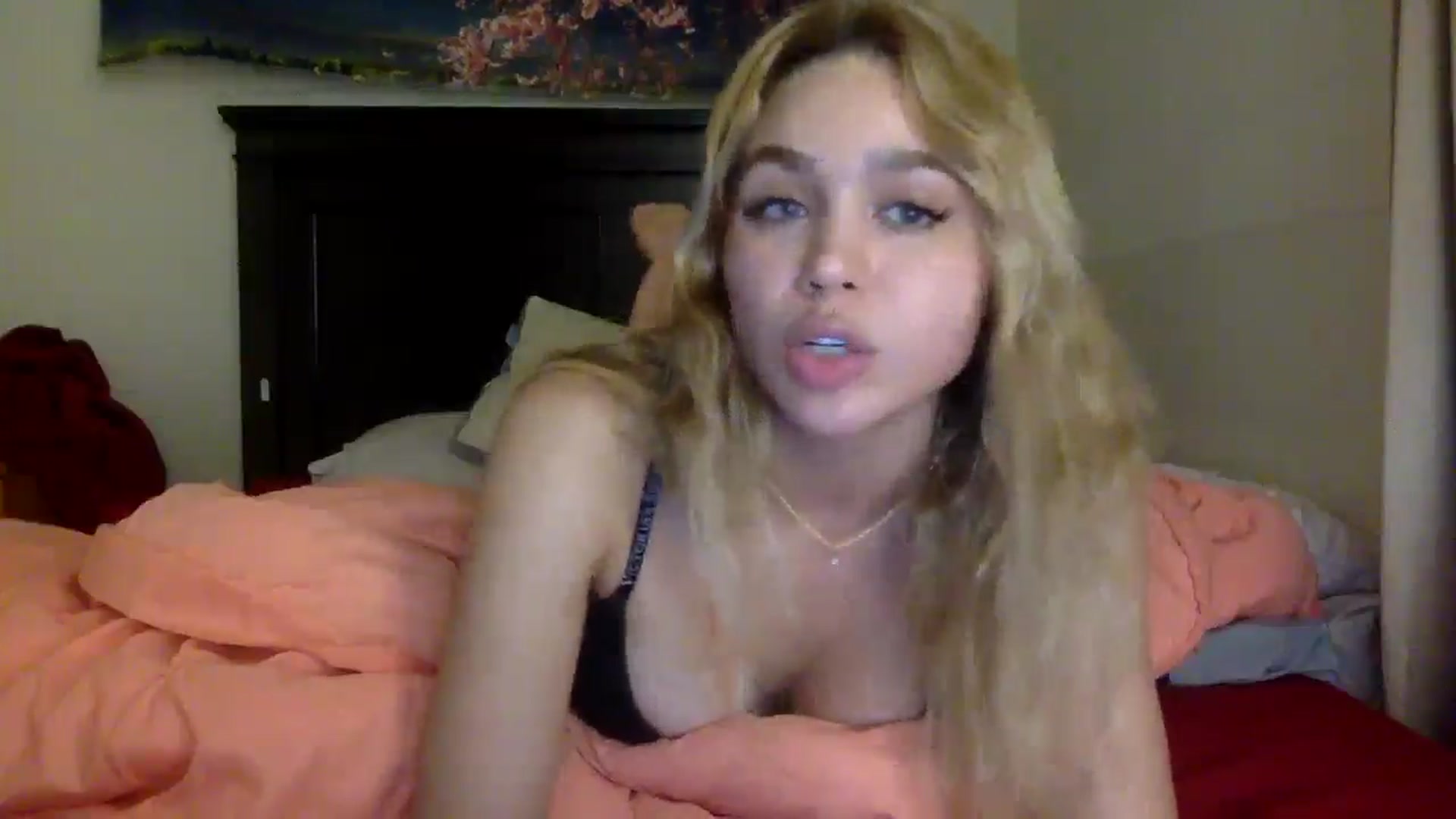 Gallery image thumbnail from sincerelypeny's myfreecams stream on, 06/02/2025, 03:45 image 9 of 20