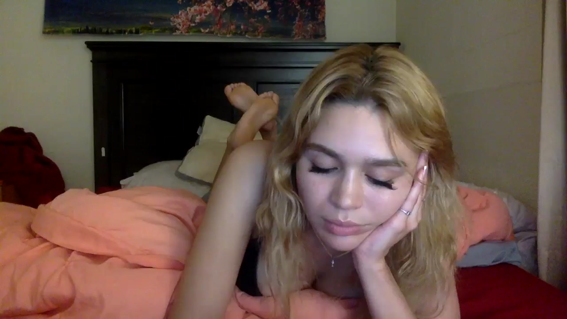 Gallery image thumbnail from sincerelypeny's myfreecams stream on, 06/02/2025, 03:45 image 17 of 20