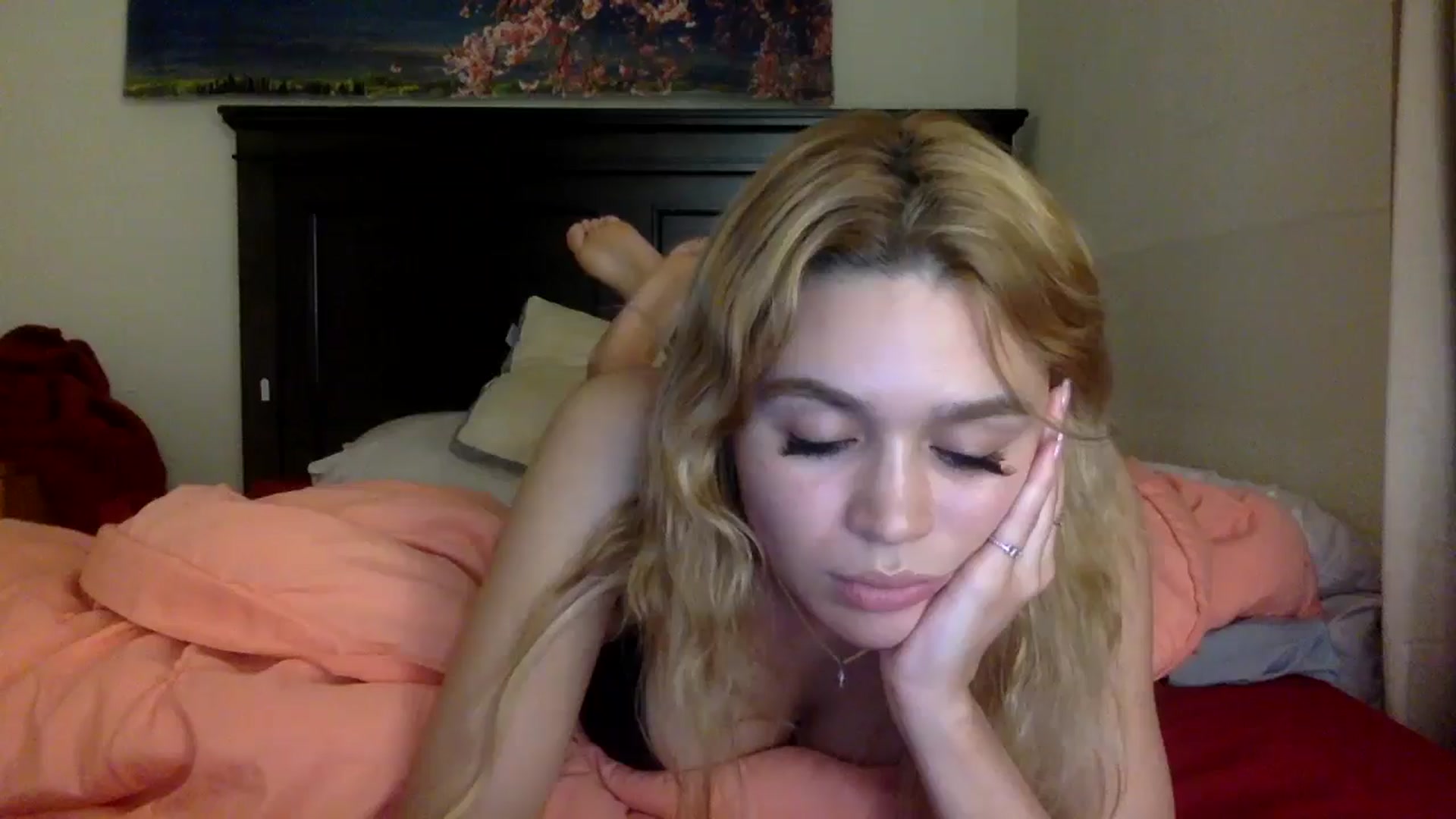 Gallery image thumbnail from sincerelypeny's myfreecams stream on, 06/02/2025, 03:45 image 14 of 20
