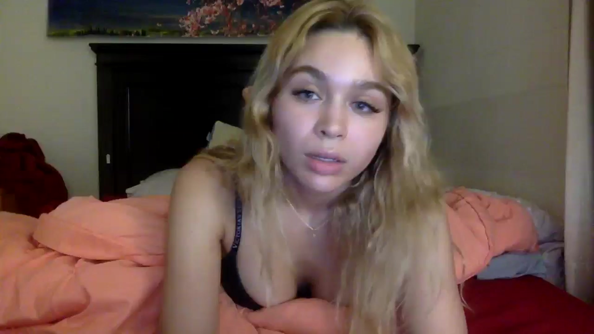 Gallery image thumbnail from sincerelypeny's myfreecams stream on, 06/02/2025, 03:45 image 7 of 20