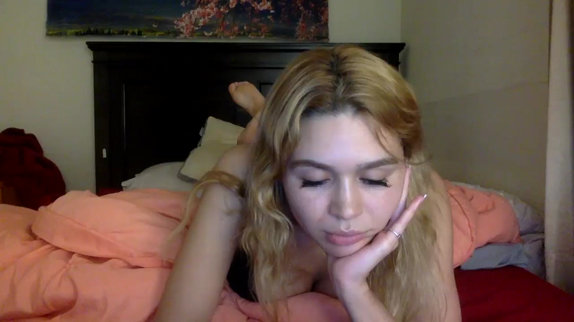Gallery image thumbnail from sincerelypeny's myfreecams stream on, 06/02/2025, 03:45 image 12 of 20