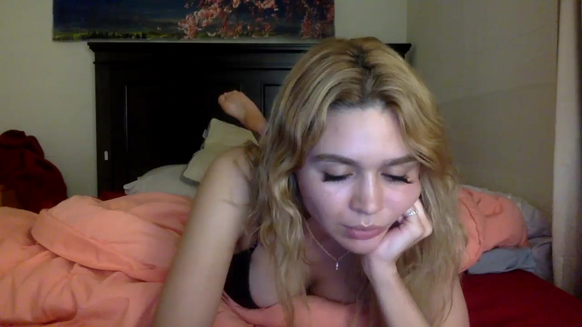 Gallery image thumbnail from sincerelypeny's myfreecams stream on, 06/02/2025, 03:45 image 2 of 20