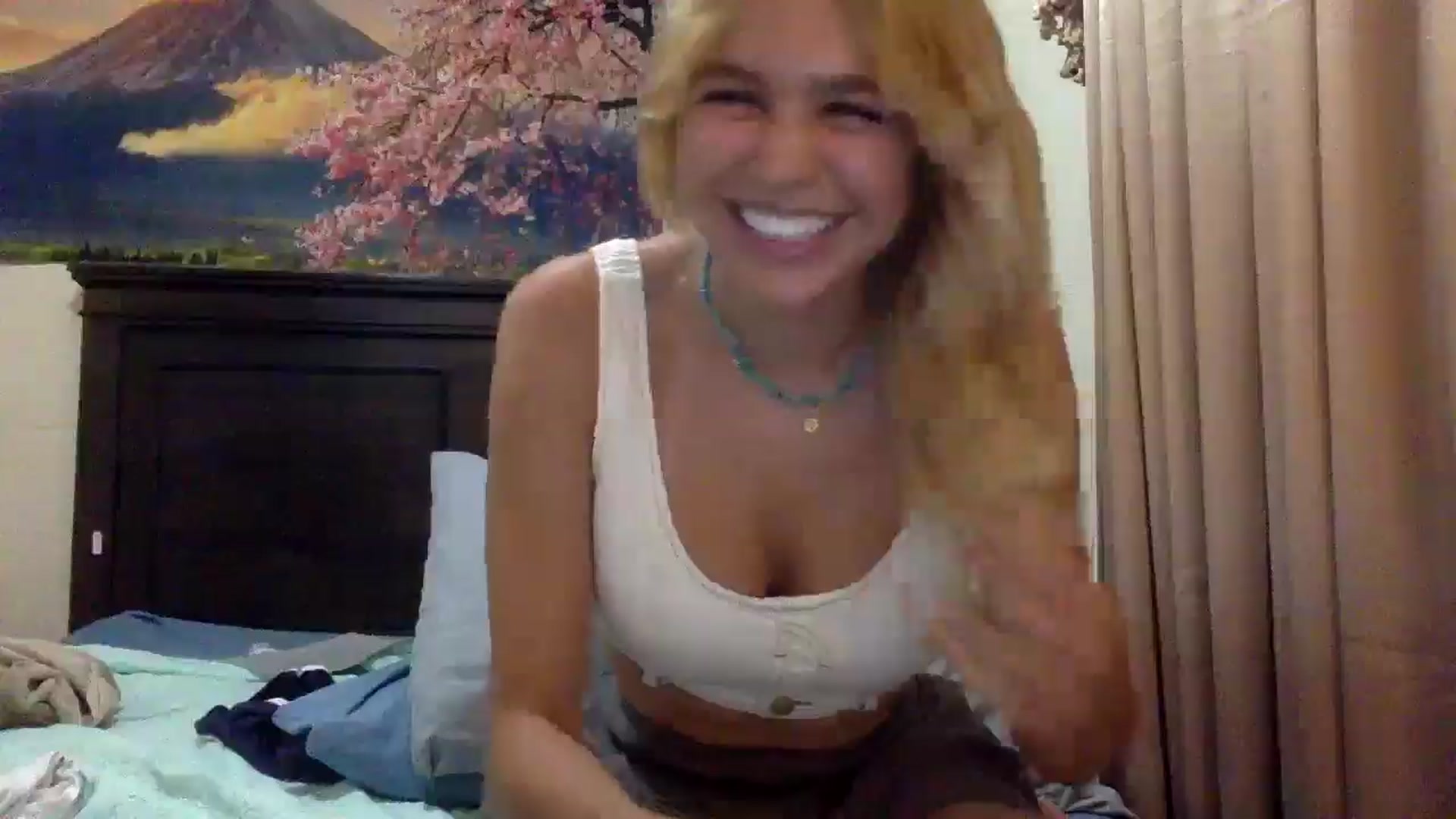 Gallery image thumbnail from sincerelypeny's myfreecams stream on, 07/07/2025, 03:56 image 6 of 20
