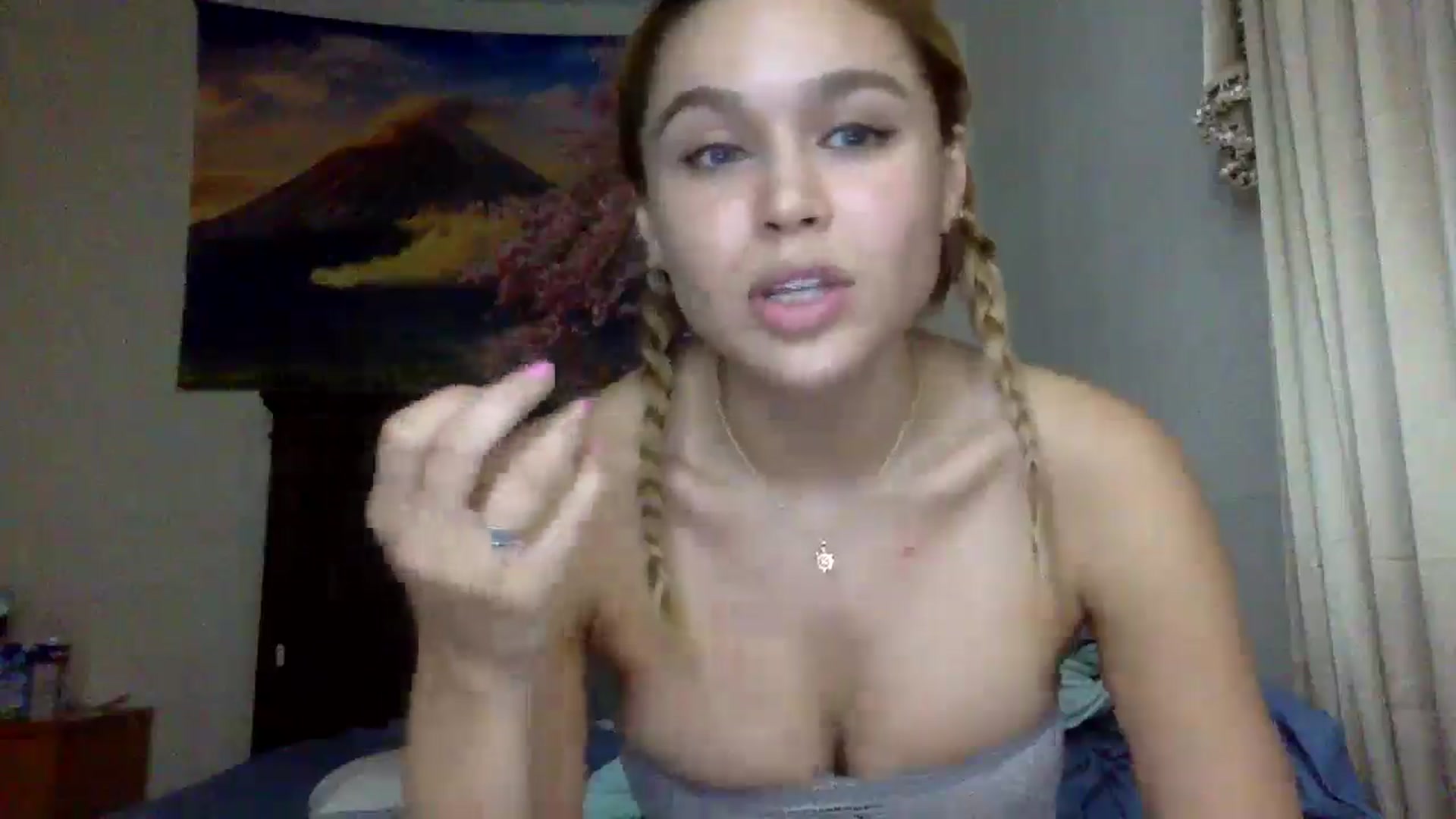 Gallery image thumbnail from sincerelypeny's myfreecams stream on, 08/08/2025, 02:39 image 16 of 20