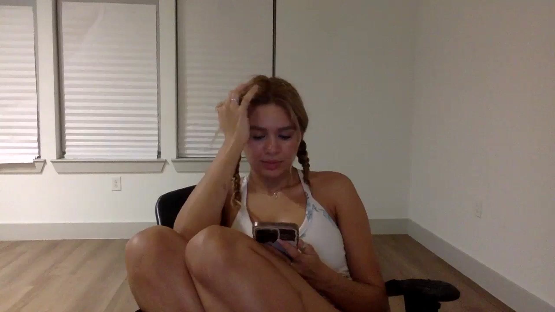 Gallery image thumbnail from sincerelypeny's myfreecams stream on, 08/25/2025, 03:55 image 9 of 20