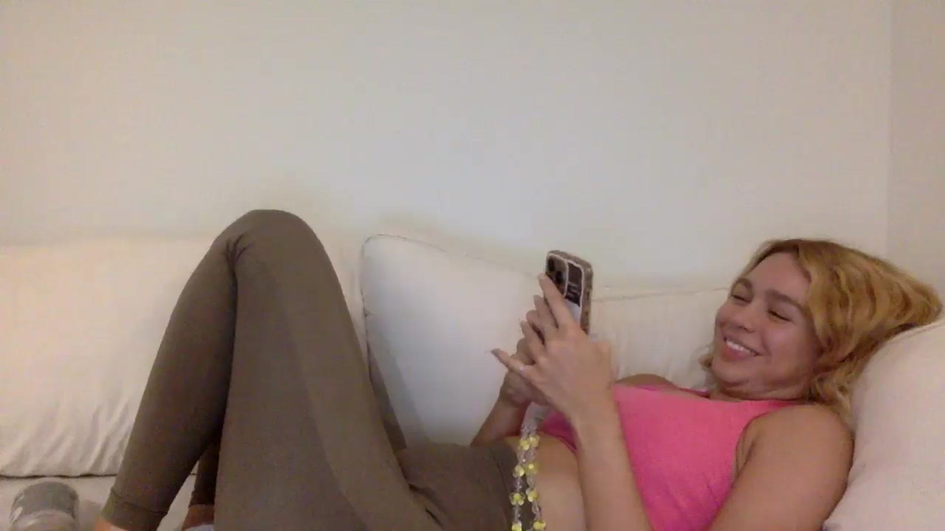 Gallery image thumbnail from sincerelypeny's myfreecams stream on, 08/27/2025, 02:02 image 8 of 20