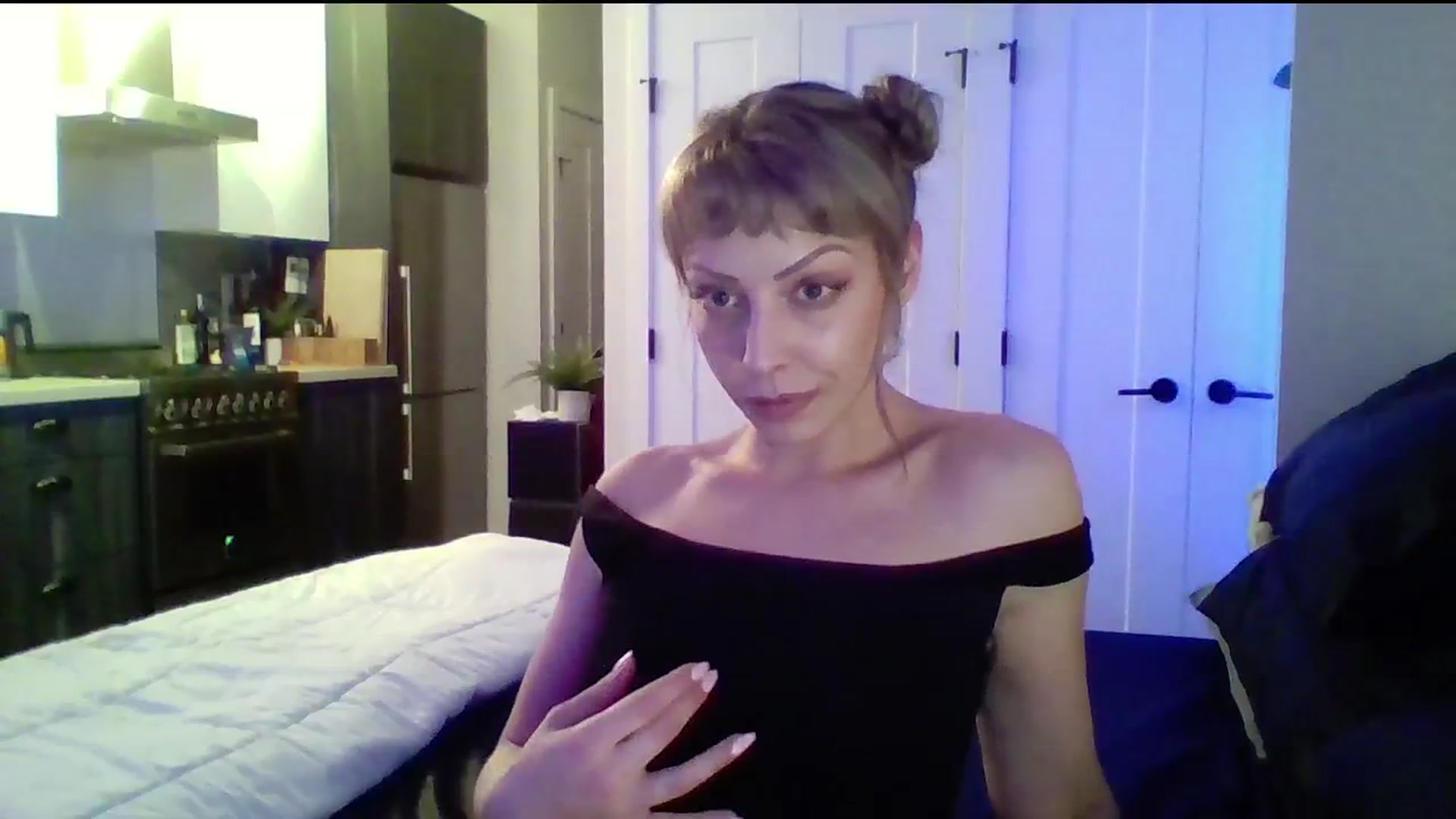 Gallery image thumbnail from sinnen's myfreecams stream on, 01/14/2025, 24:56 image 18 of 20