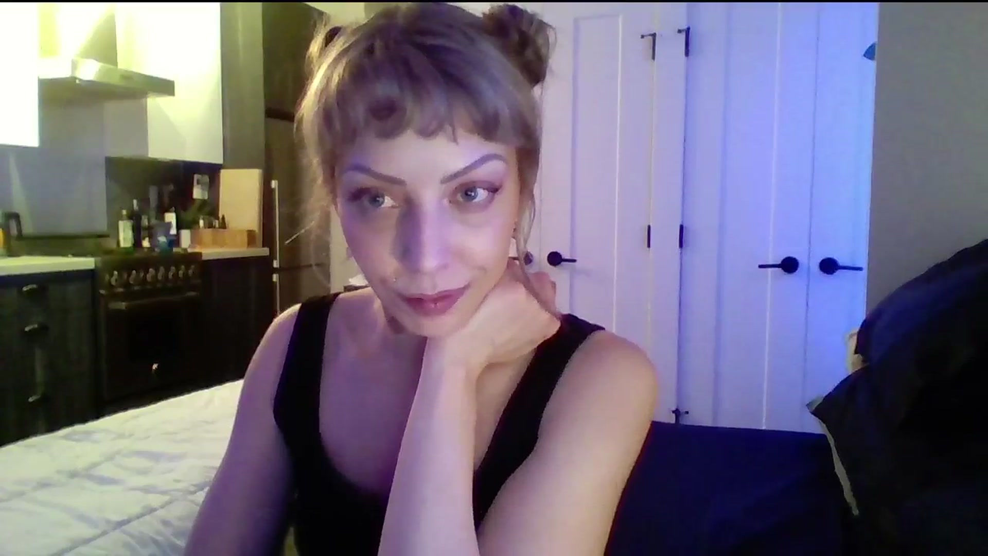 Gallery image thumbnail from sinnen's myfreecams stream on, 01/14/2025, 24:56 image 14 of 20