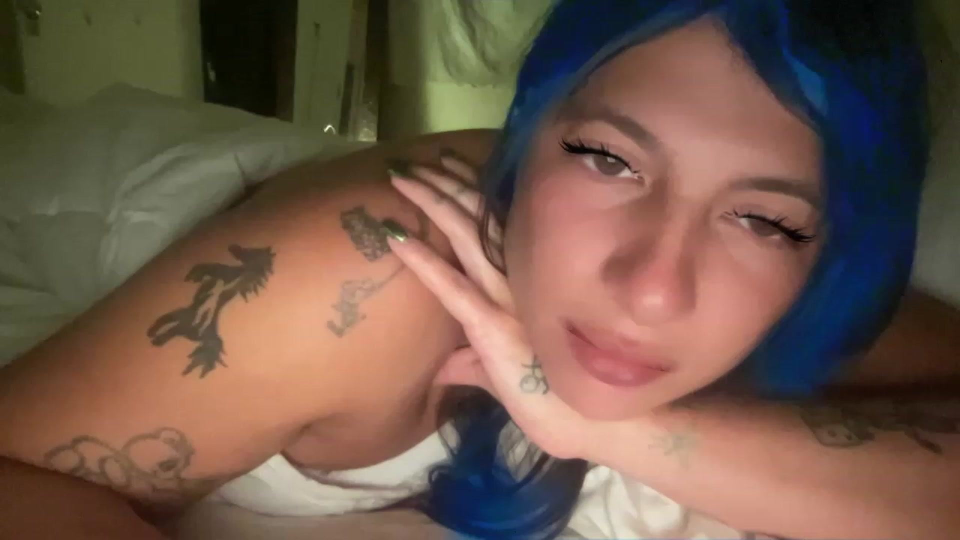 Gallery image thumbnail from sircamalot69's myfreecams stream on, 05/14/2023, 10:13 image 17 of 20