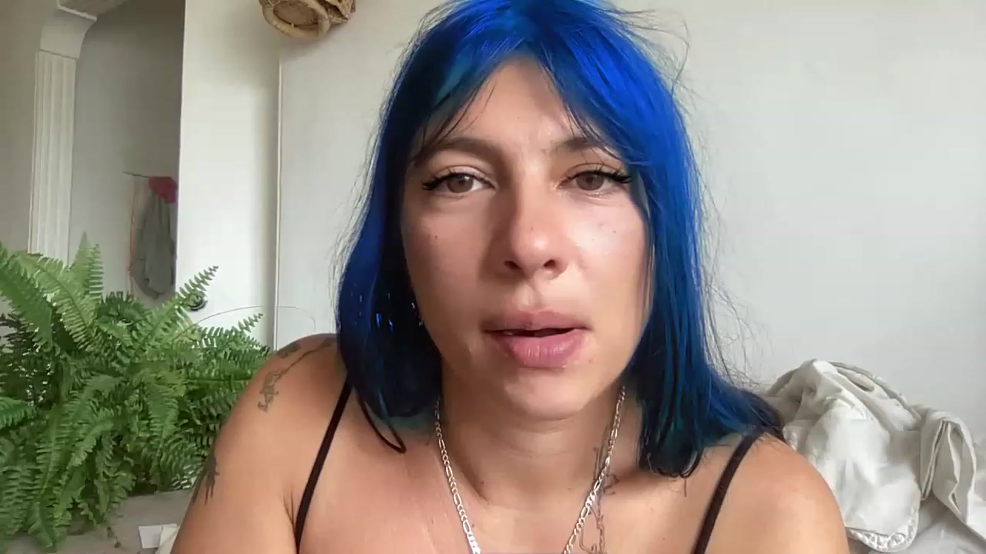 Gallery image thumbnail from sircamalot69's myfreecams stream on, 05/20/2023, 18:31 image 8 of 20