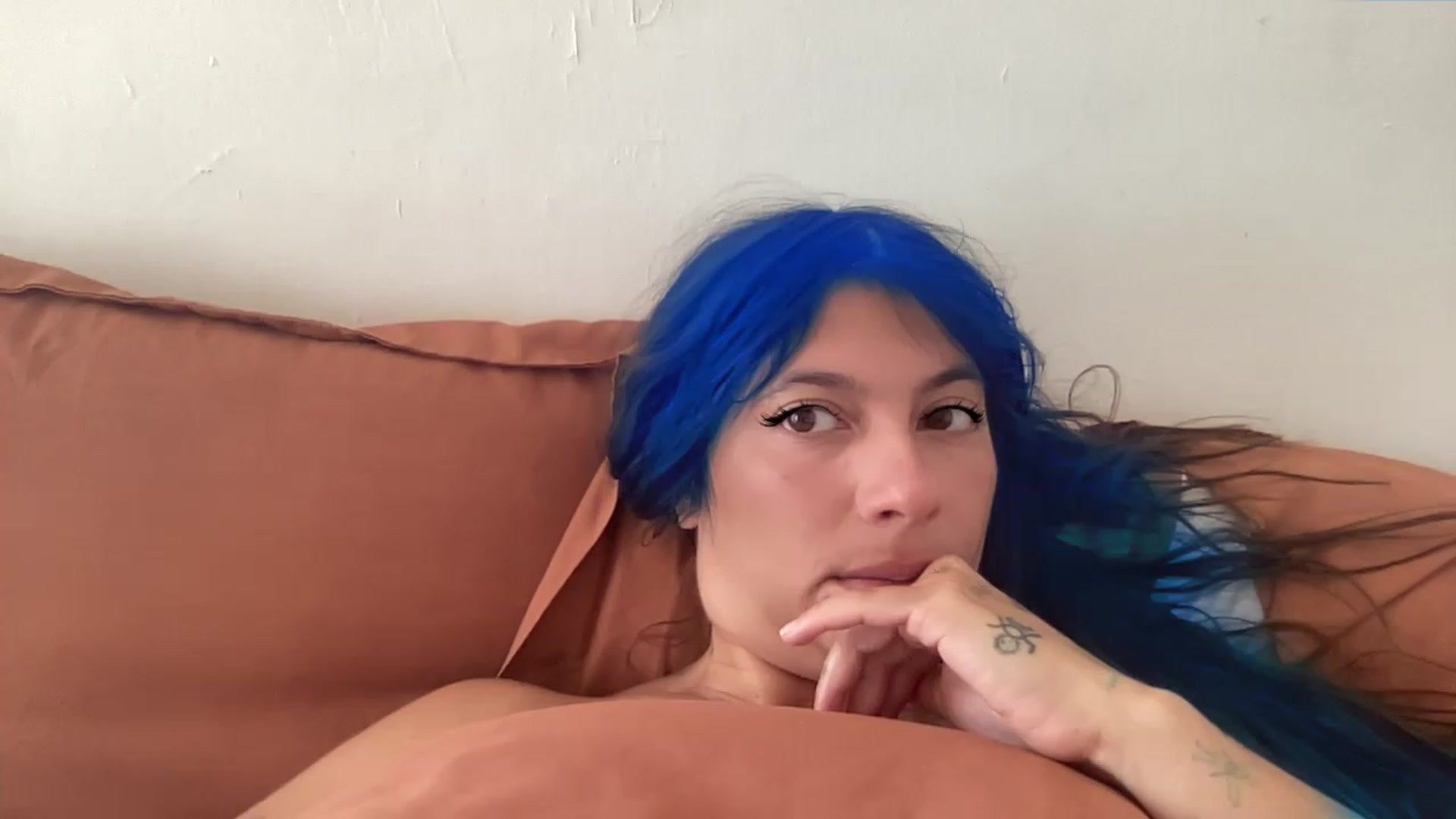 Gallery image thumbnail from sircamalot69's myfreecams stream on, 05/27/2023, 17:36 image 6 of 20