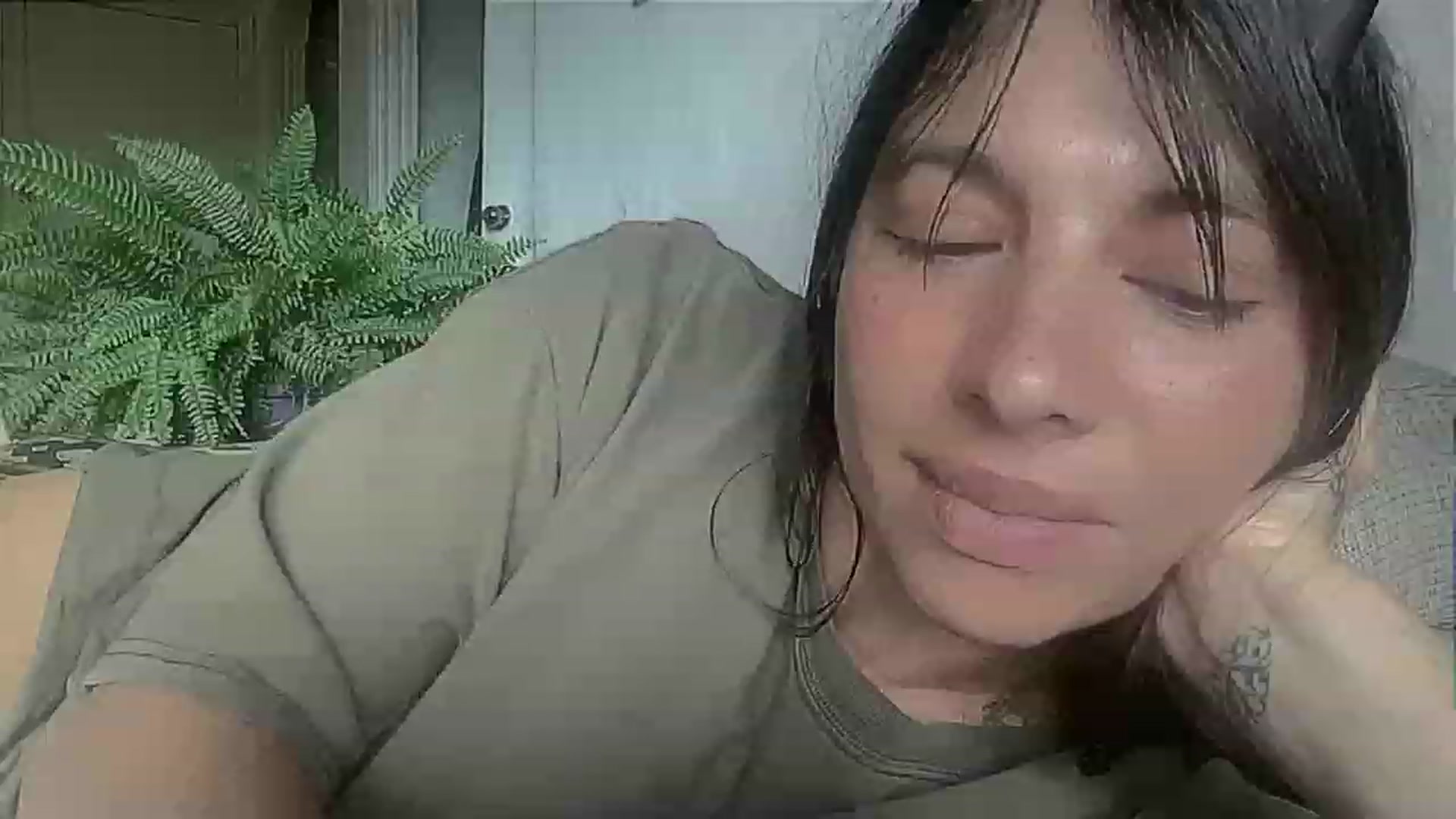Gallery image thumbnail from sircamalot69's myfreecams stream on, 05/28/2023, 23:14 image 10 of 20