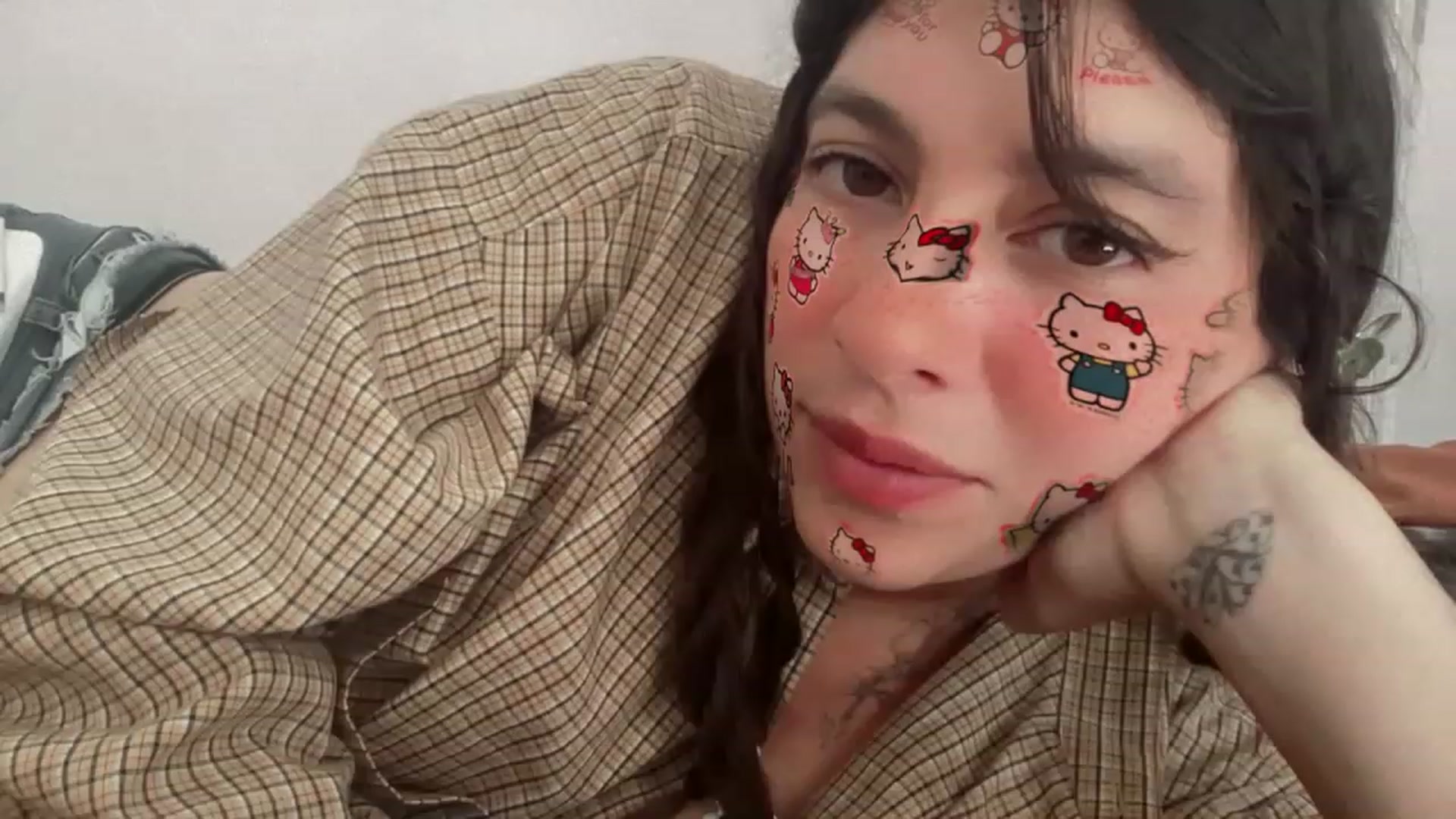 Gallery image thumbnail from sircamalot69's myfreecams stream on, 06/03/2023, 17:41 image 14 of 20