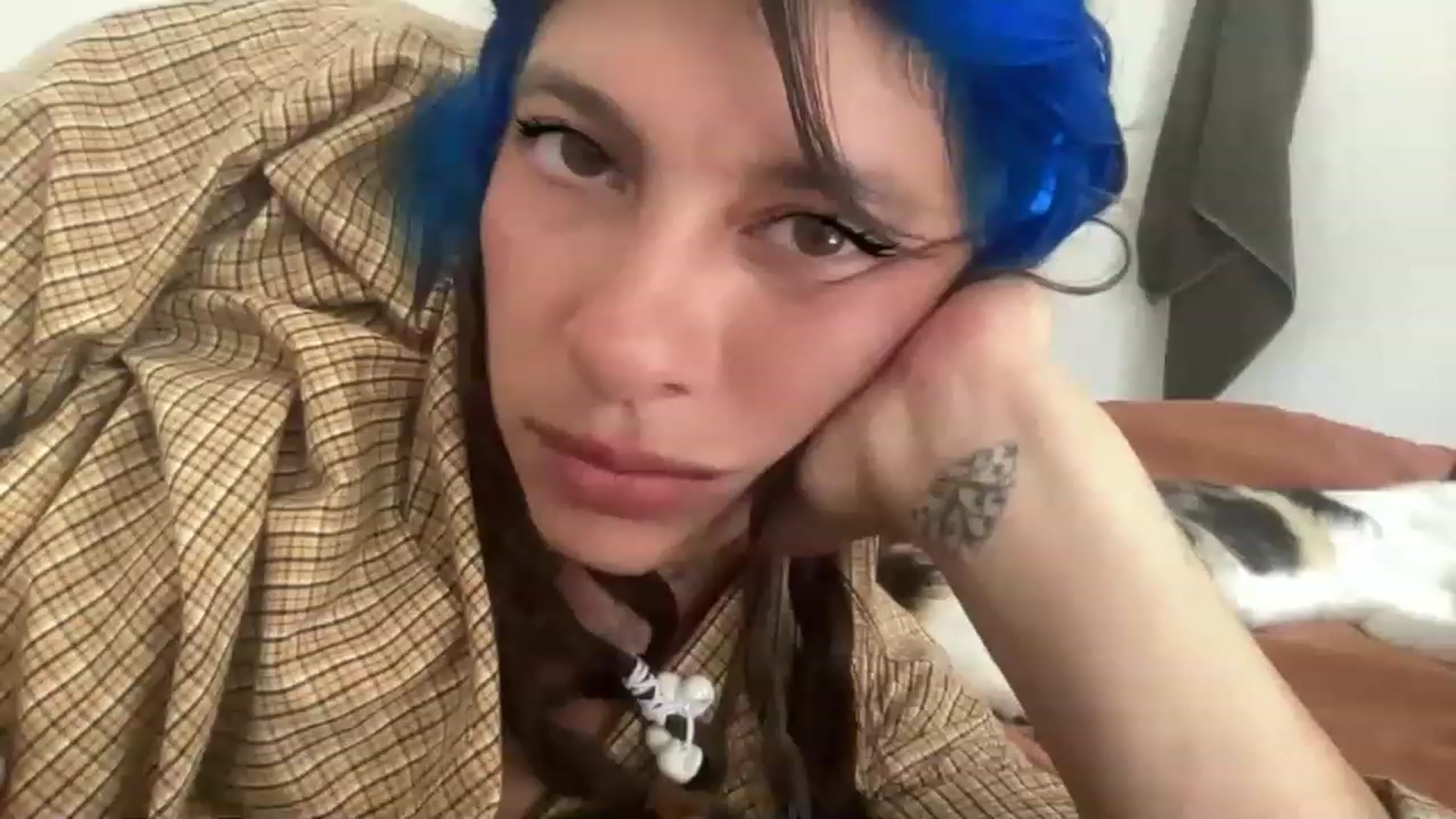Gallery image thumbnail from sircamalot69's myfreecams stream on, 06/03/2023, 17:41 image 15 of 20