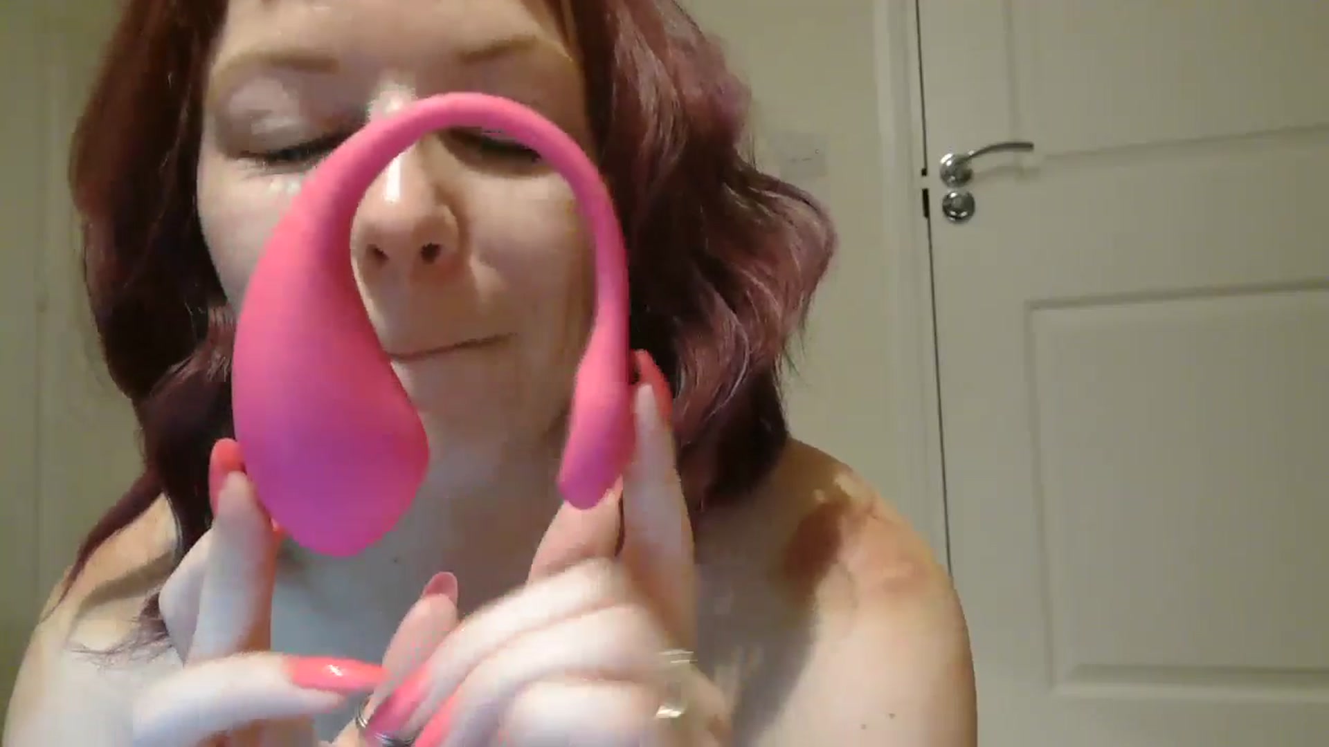 Gallery image thumbnail from size2shoes's myfreecams stream on, 07/09/2024, 22:05 image 3 of 20