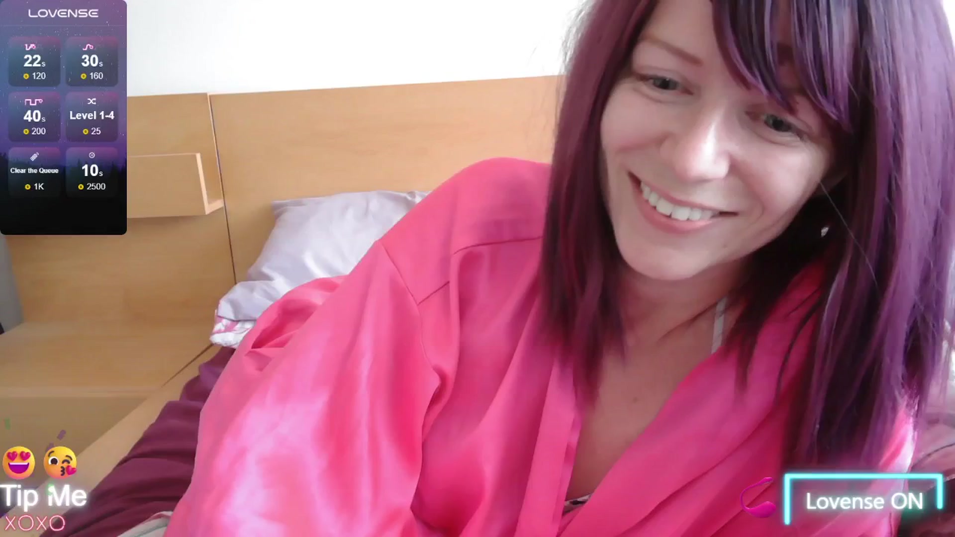 Gallery image thumbnail from size2shoes's myfreecams stream on, 07/19/2024, 12:22 image 10 of 20