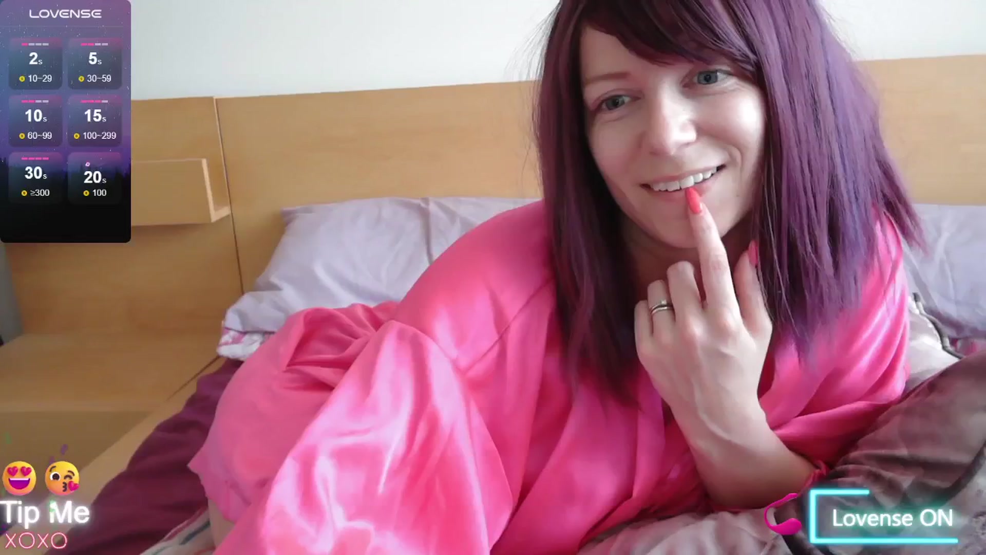 Gallery image thumbnail from size2shoes's myfreecams stream on, 07/19/2024, 12:22 image 7 of 20