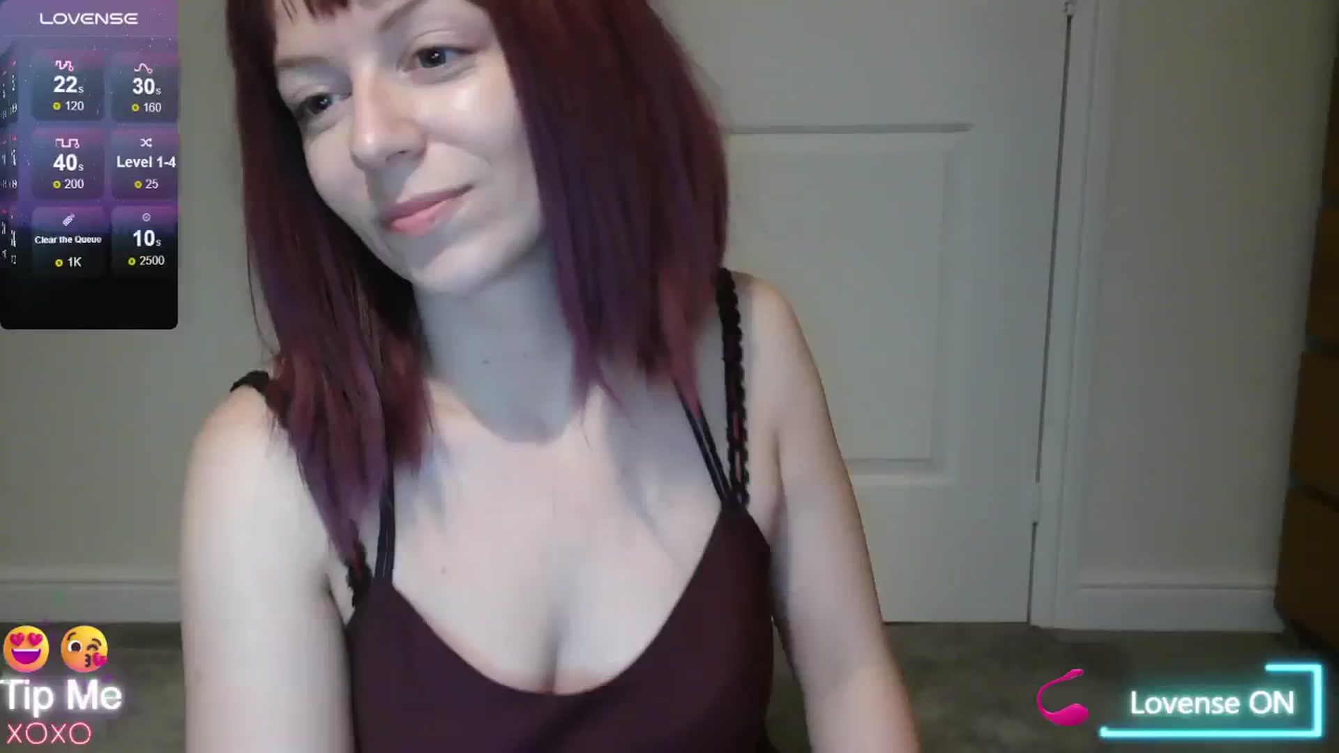 Gallery image thumbnail from size2shoes's myfreecams stream on, 07/22/2024, 23:05 image 12 of 20
