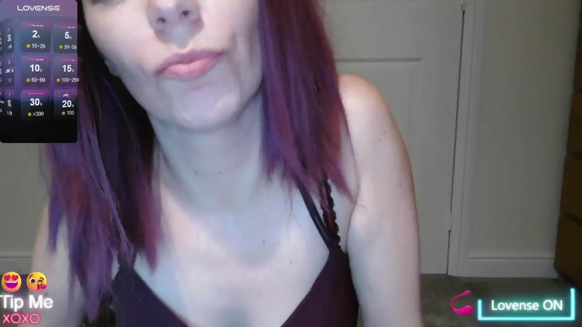 Gallery image thumbnail from size2shoes's myfreecams stream on, 07/22/2024, 23:05 image 9 of 20