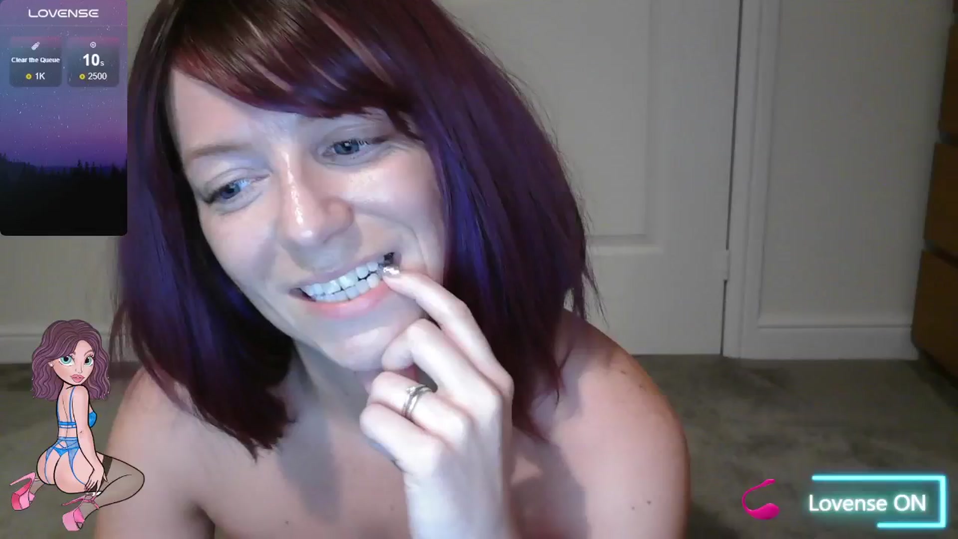 Gallery image thumbnail from size2shoes's myfreecams stream on, 08/18/2024, 01:45 image 6 of 20