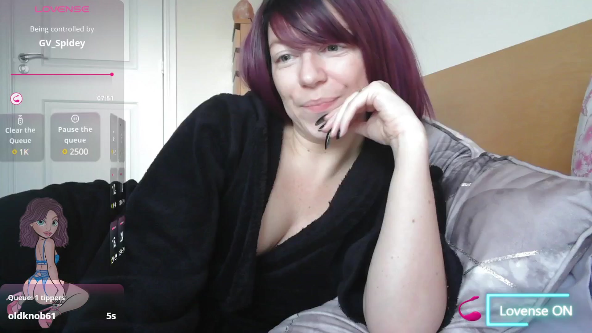 Gallery image thumbnail from size2shoes's myfreecams stream on, 10/25/2024, 09:33 image 3 of 20